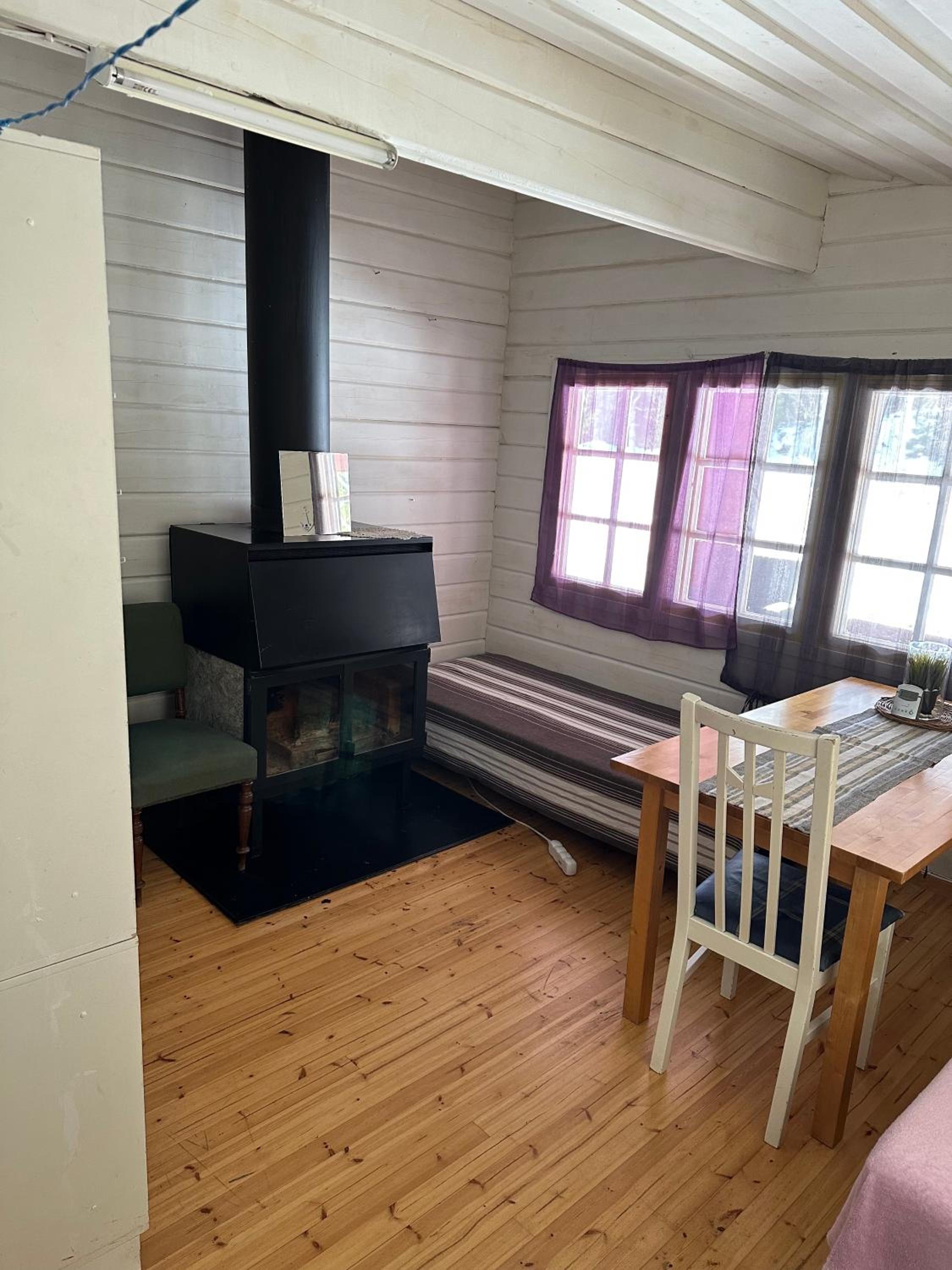 Near Kapellskär Port - A Cosy Cottage in Norrtälje