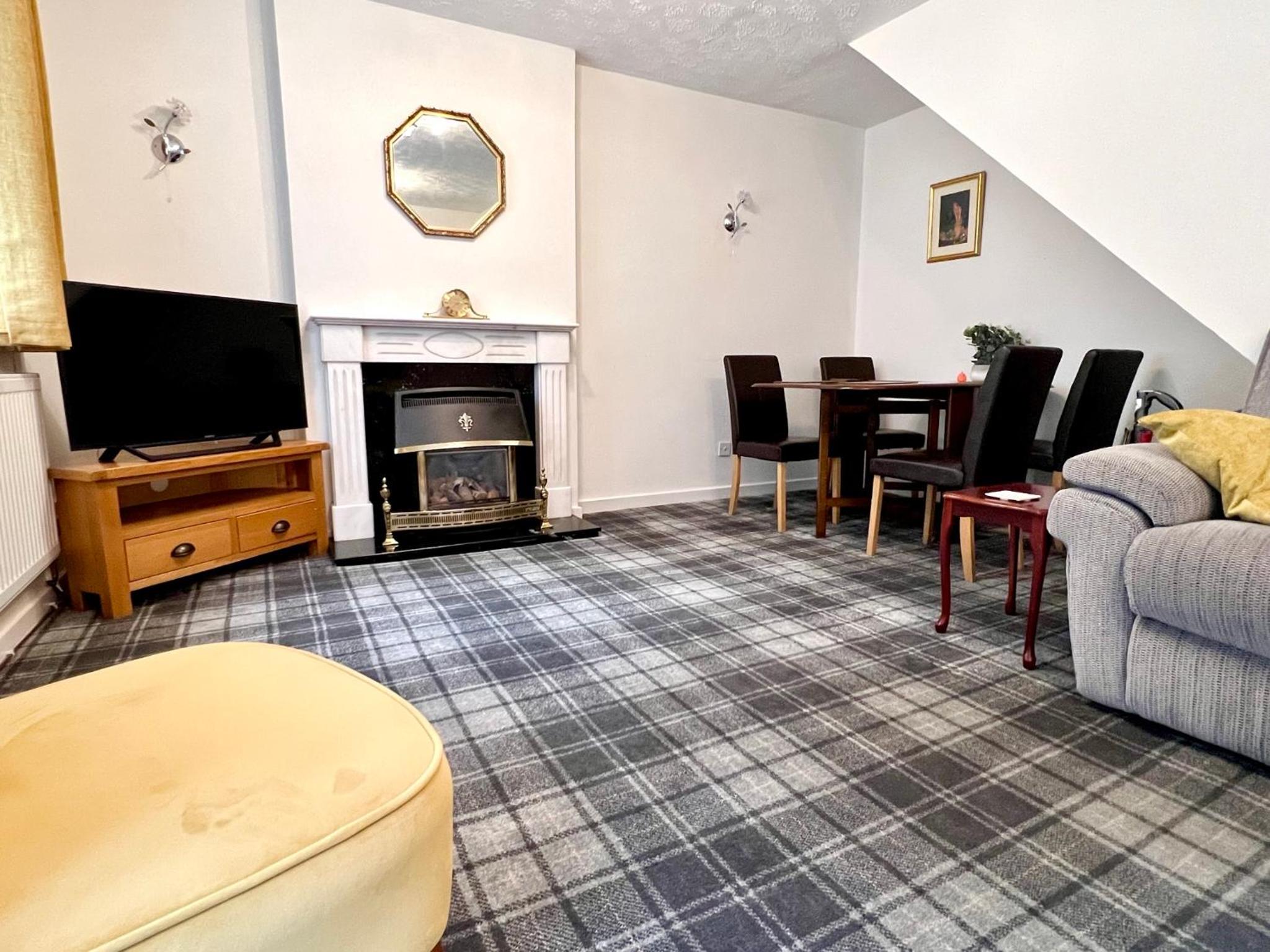 Cheerful 2 Bedroom Home with Off-road parking view 4