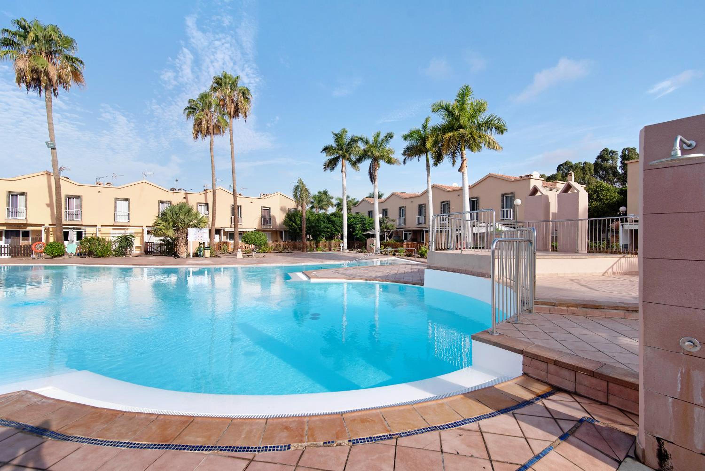 Place Oasis Green Luxury Pool