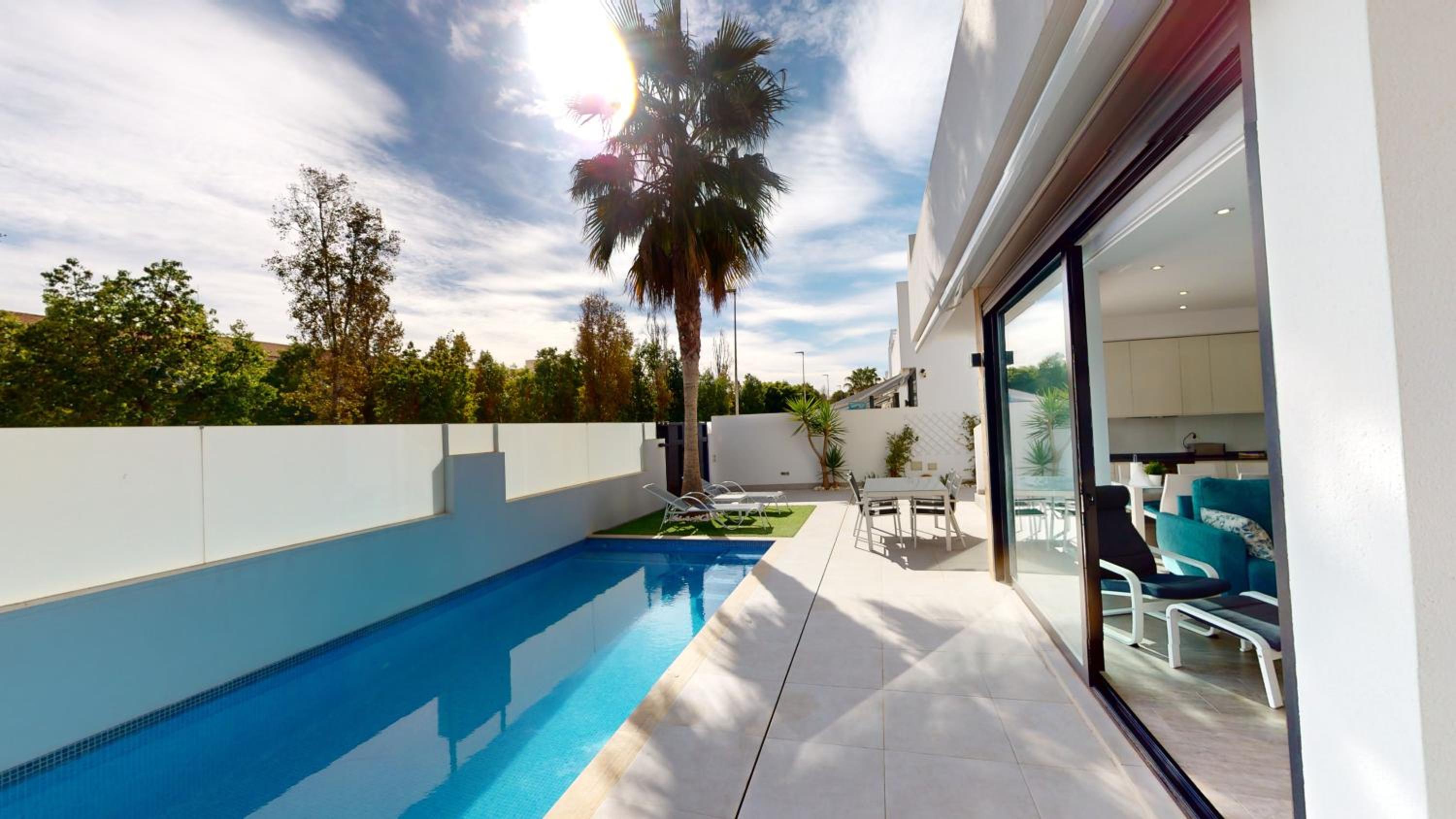 Holidoo Travel "Villa Deluxe" view 3