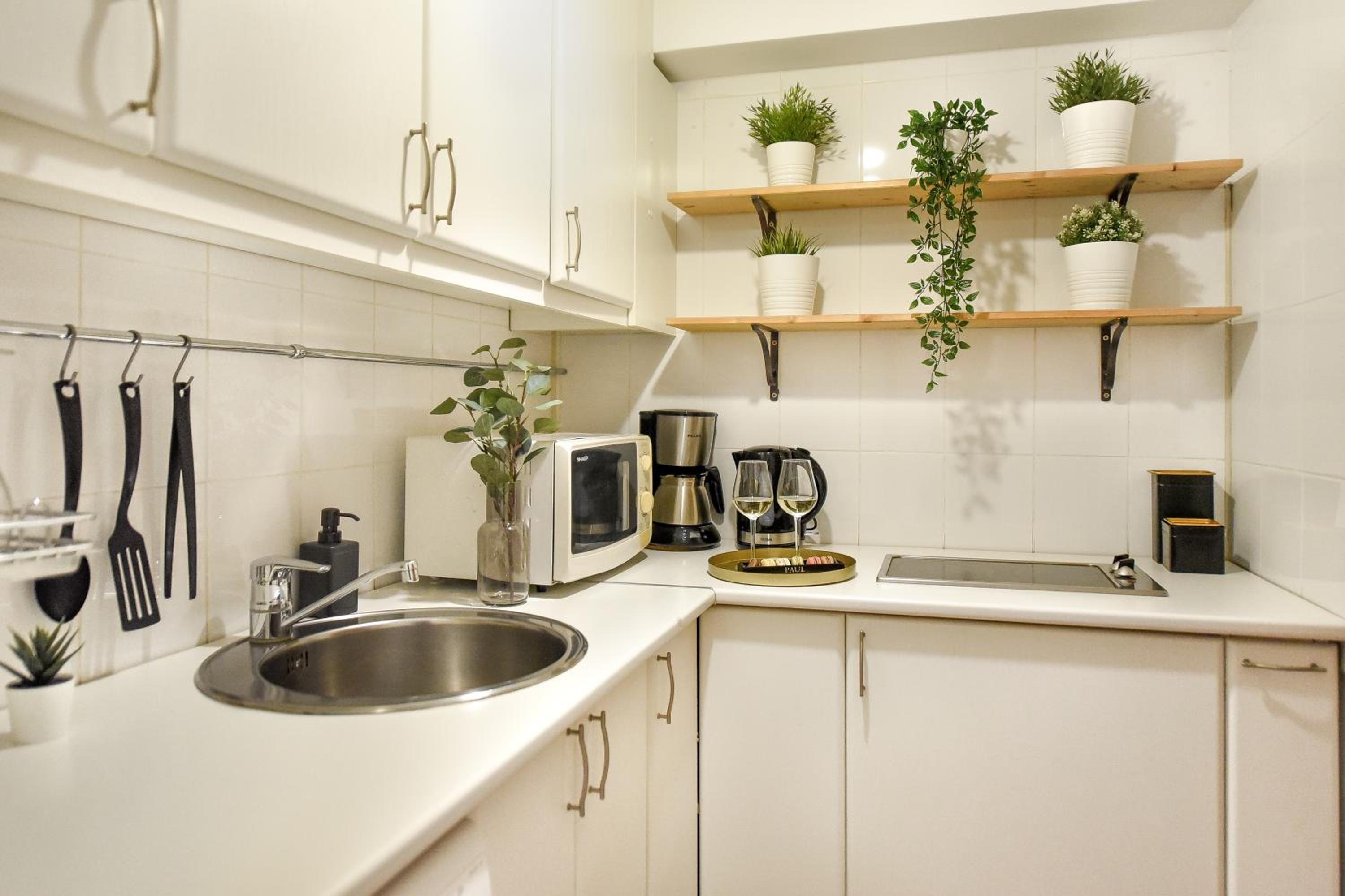 Chic Accommodation with Breathtaking Views over Calea Victoriei - Your Central Heaven view 5