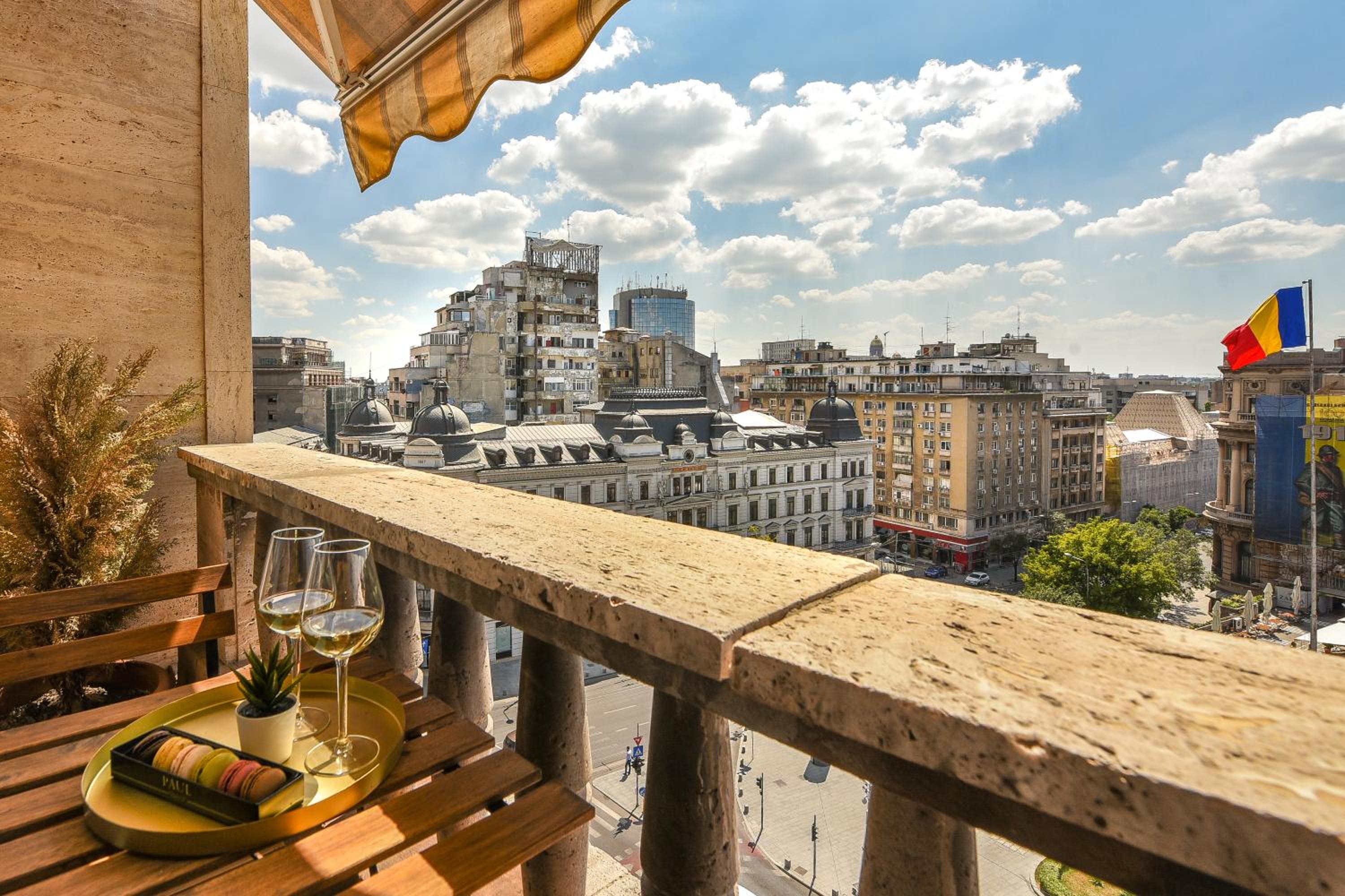 Chic Accommodation with Breathtaking Views over Calea Victoriei - Your Central Heaven view 4