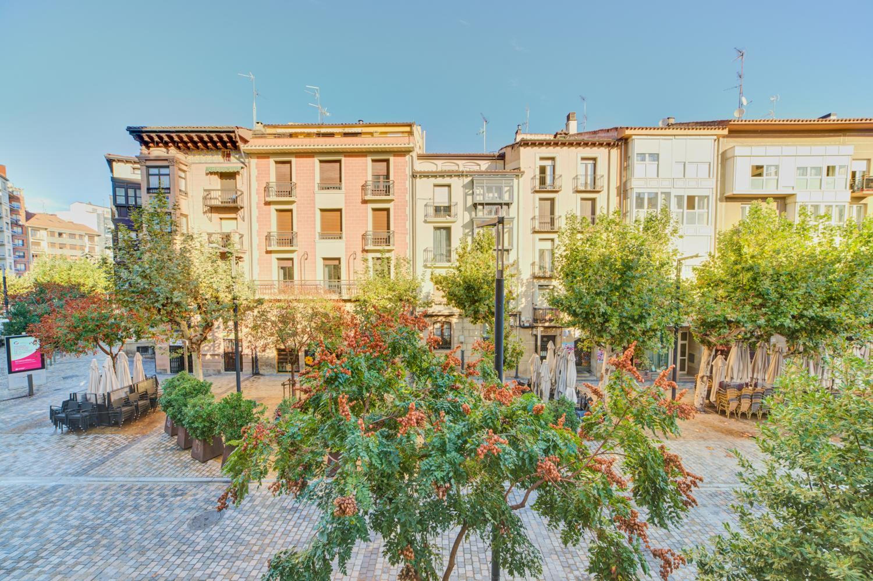 Apartamento Bretón de los Herreros con TERRAZA