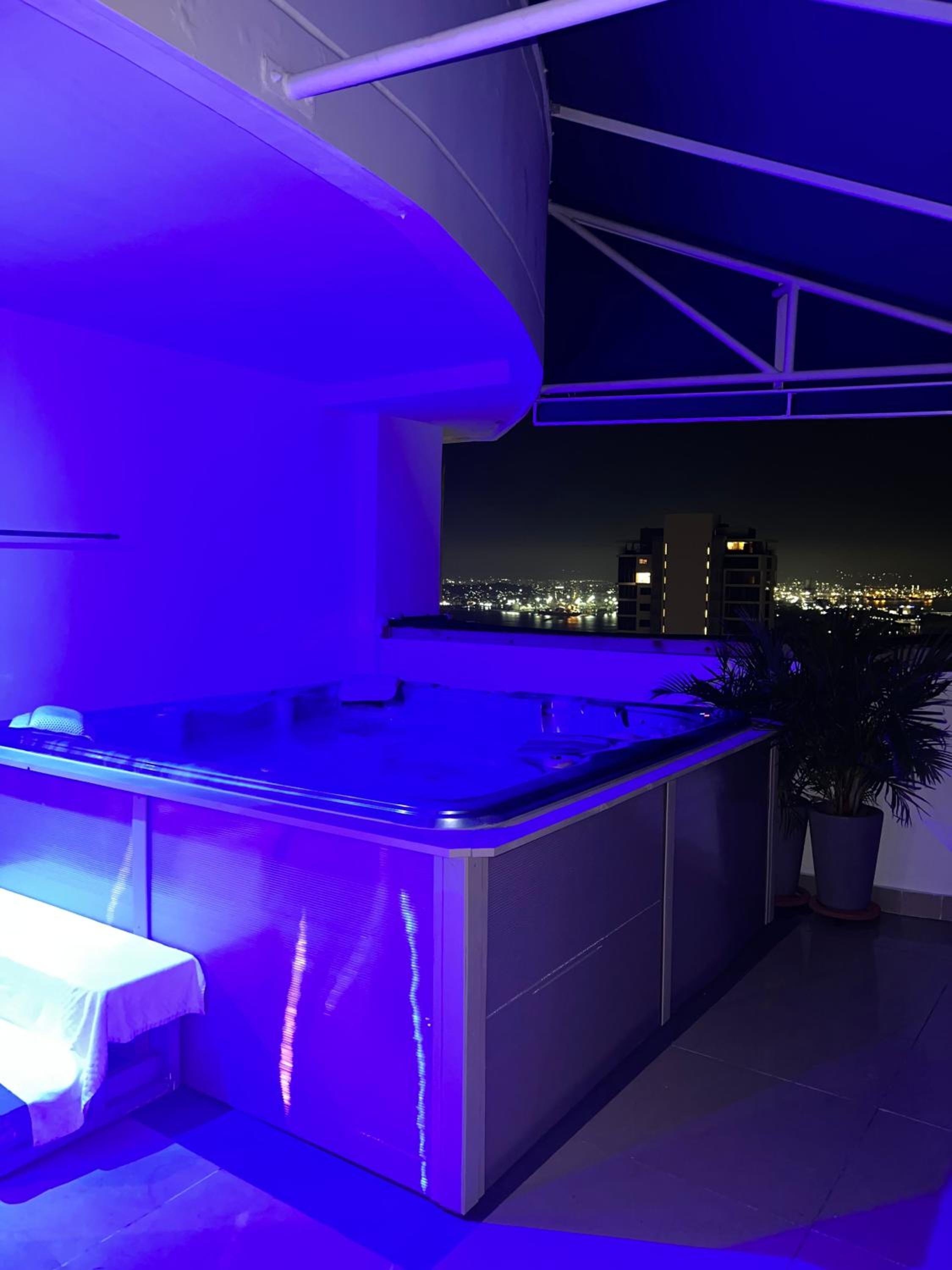 Palmetto Penthouse Deluxe Beautiful view and sunset floor 39