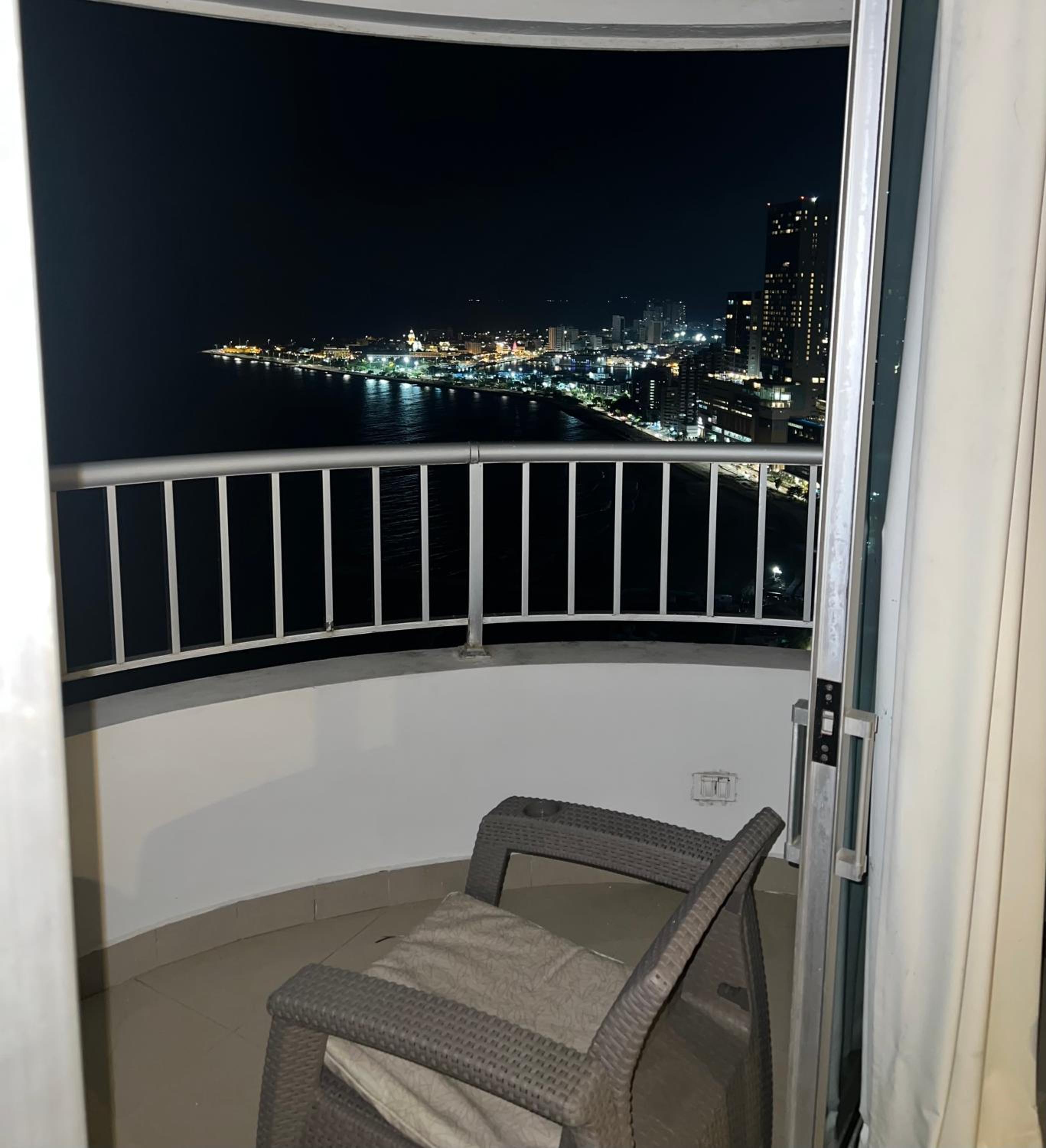 Palmetto Penthouse Deluxe Beautiful view and sunset floor 39