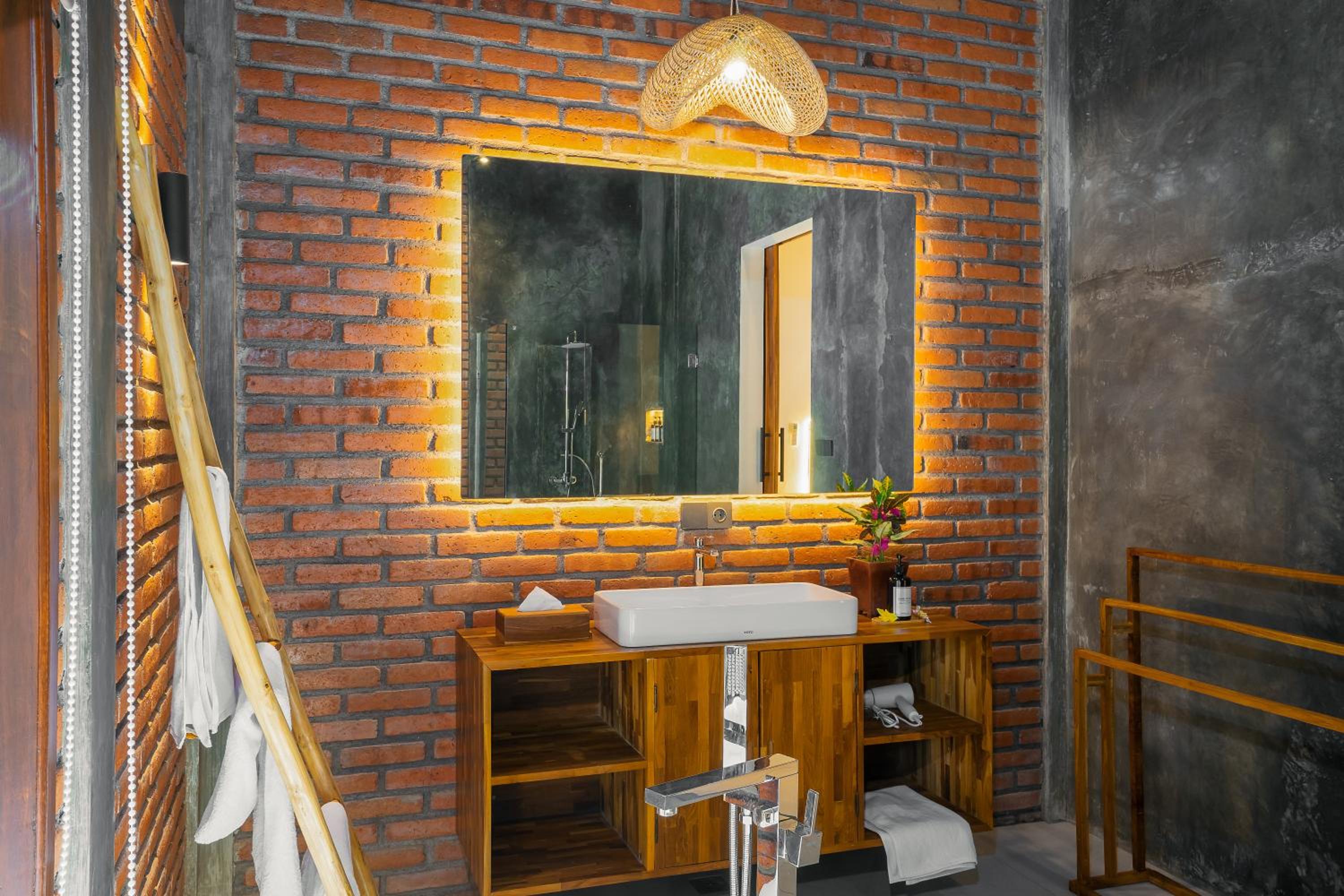 Photo 20