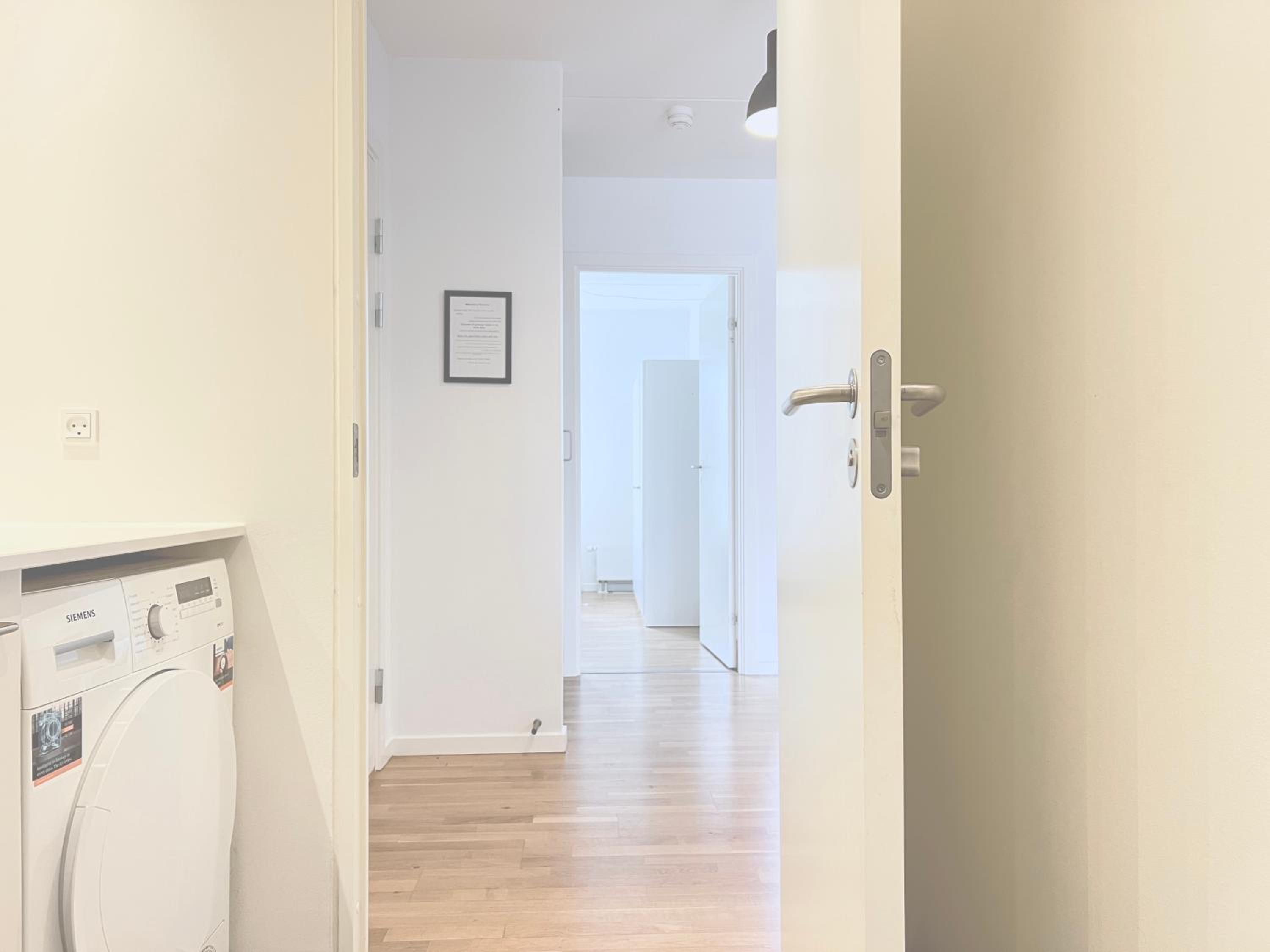 3 Bedroom Apartment At Margretheholmsvej With Balcony Near The Opera House And The City Center 2 view 4
