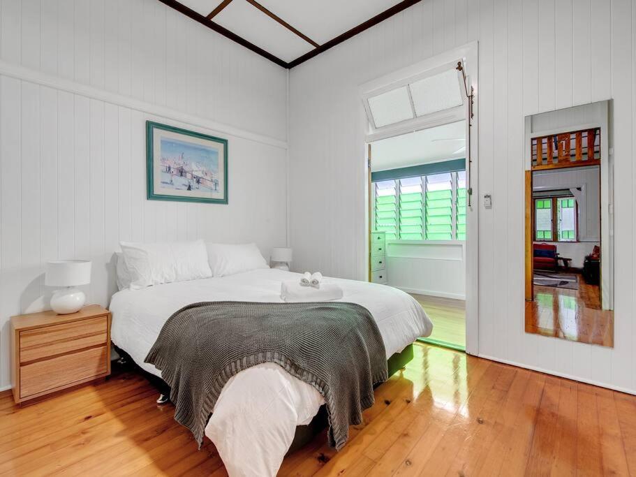 Historic Character-filled Jade Cottage