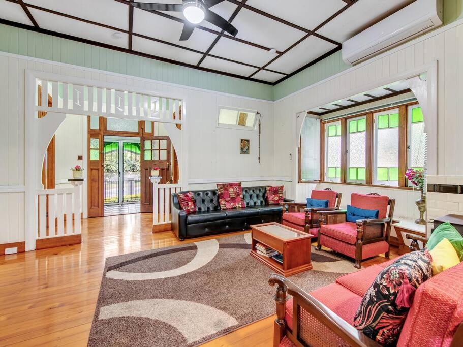 Historic Character-filled Jade Cottage