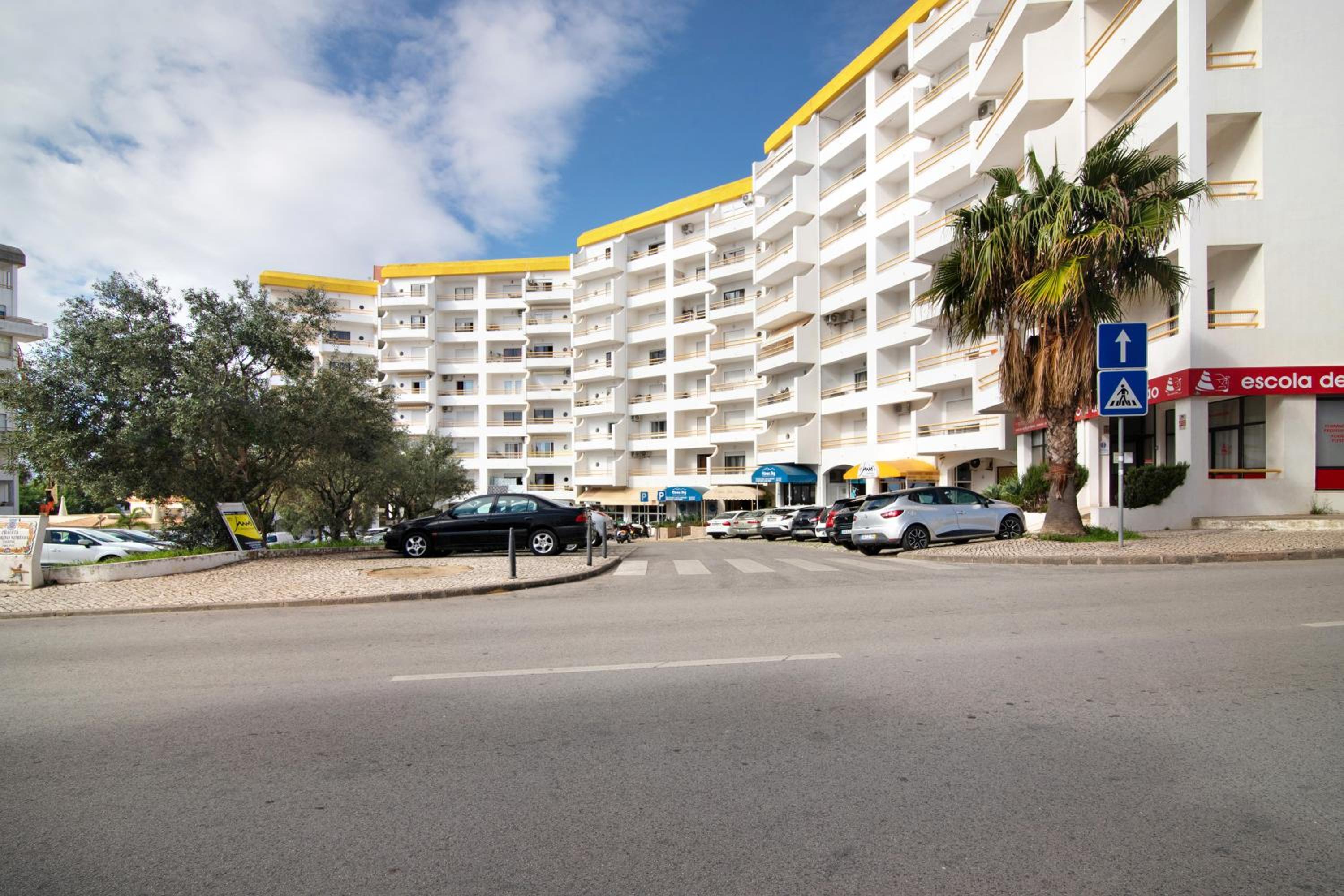 Apartamento T1 Antonio Henriques view 3