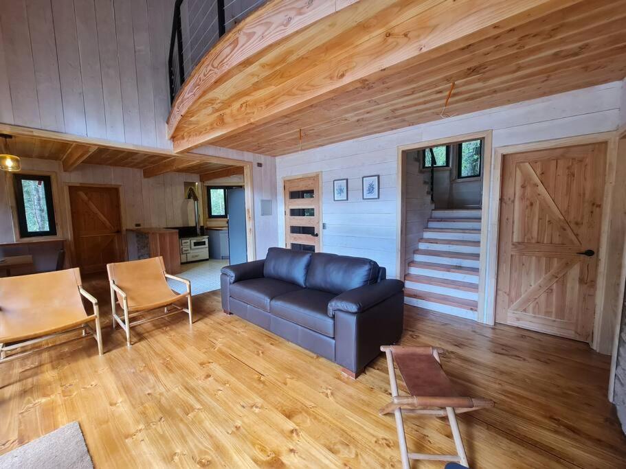 Mágica Casa Enclavada en el Corazón del Bosque