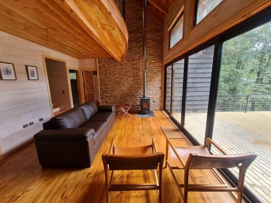 Mágica Casa Enclavada en el Corazón del Bosque