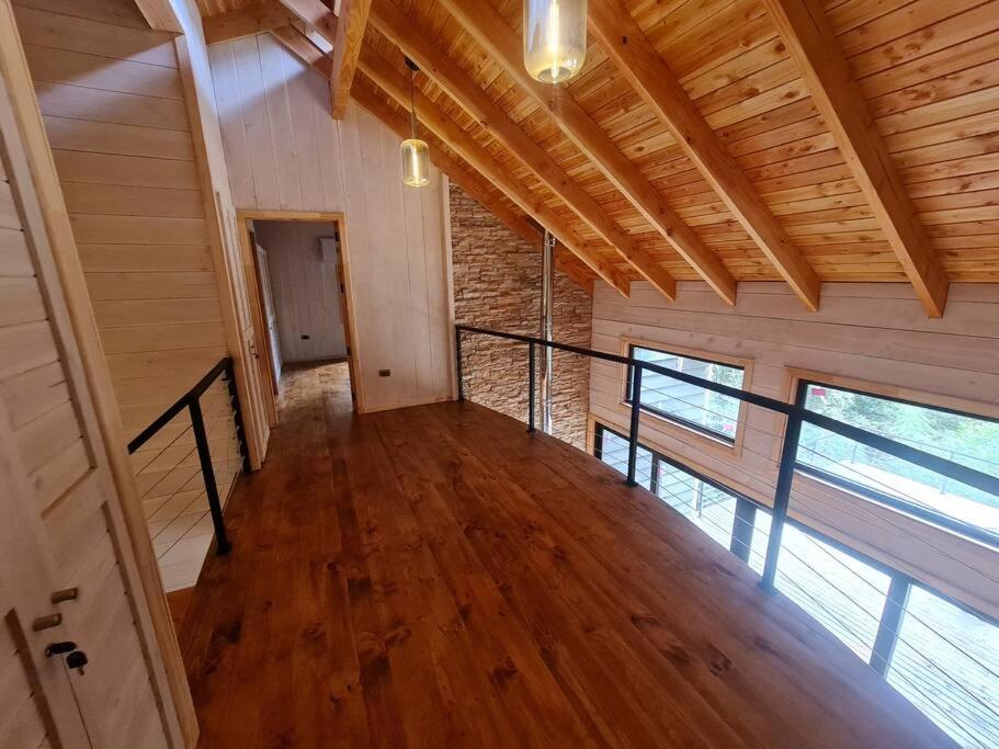 Mágica Casa Enclavada en el Corazón del Bosque