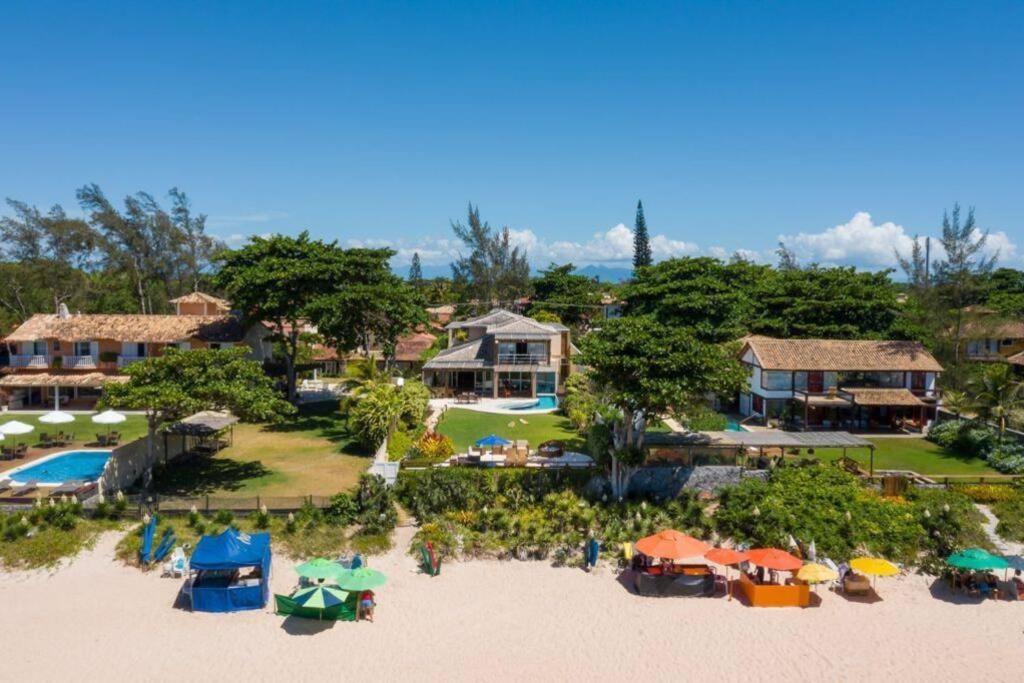 Mansão Pé na Areia da Praia de Geribá com Seis Suítes Por Luxury Rentals