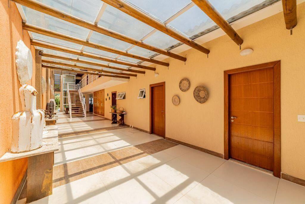 Mansão Pé na Areia da Praia de Geribá com Seis Suítes Por Luxury Rentals