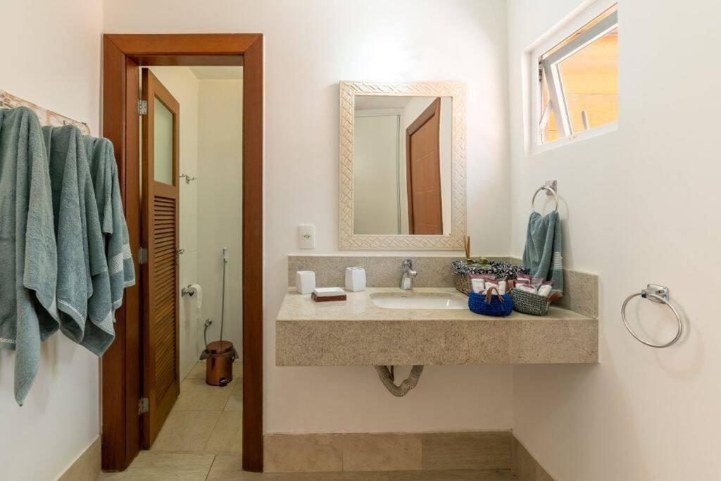 Mansão Pé na Areia da Praia de Geribá com Seis Suítes Por Luxury Rentals