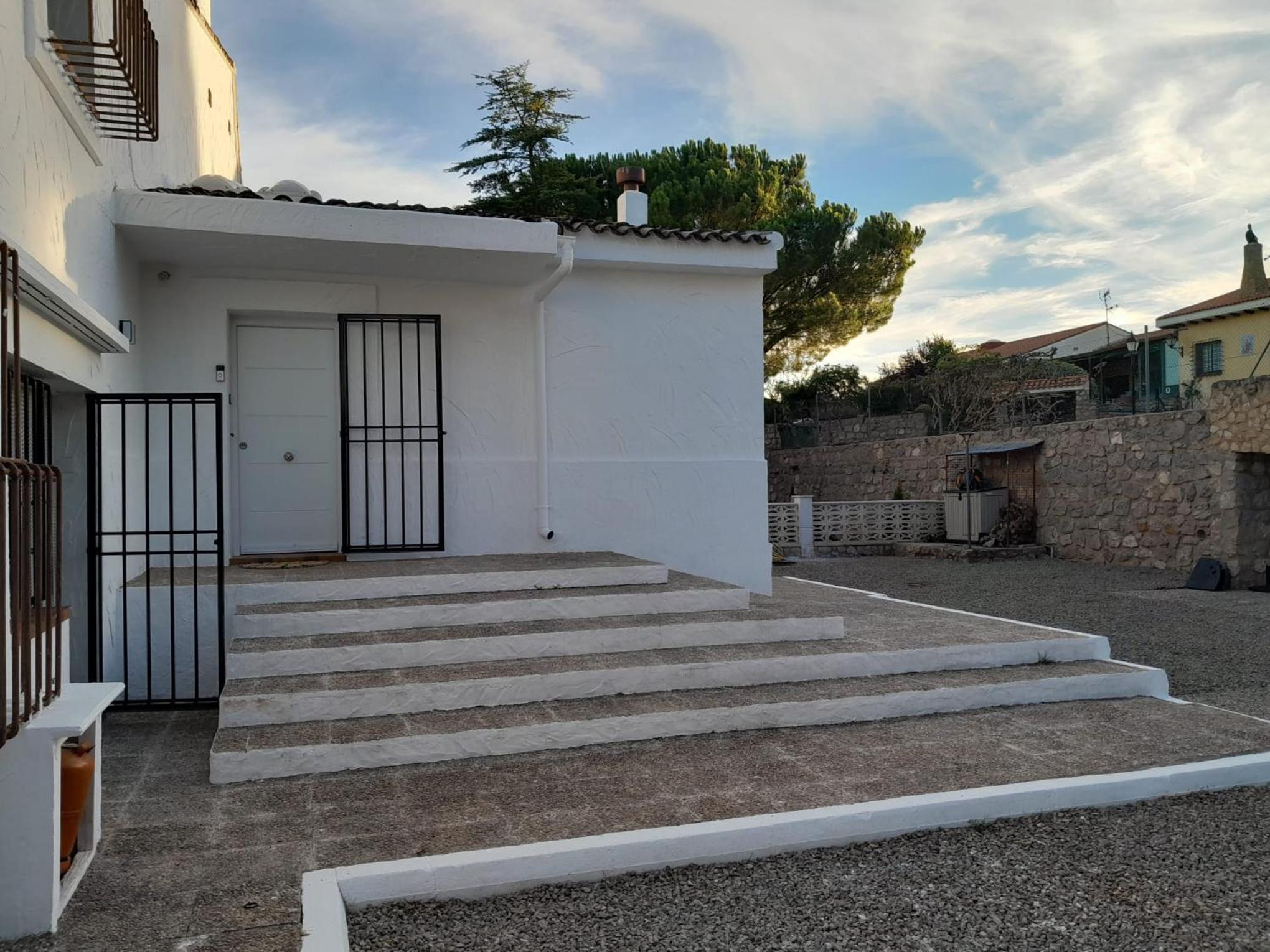 DJM Palms - Shared Casa Rural - Casa Rural Compartida - No es una casa privada view 3