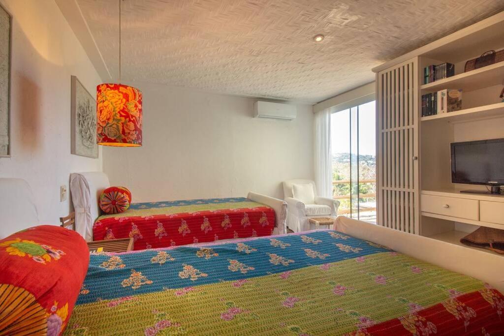 Mansão Imponente com Seis Suítes a 1min das Areias Praia da Ferradura Por Luxury Rentals
