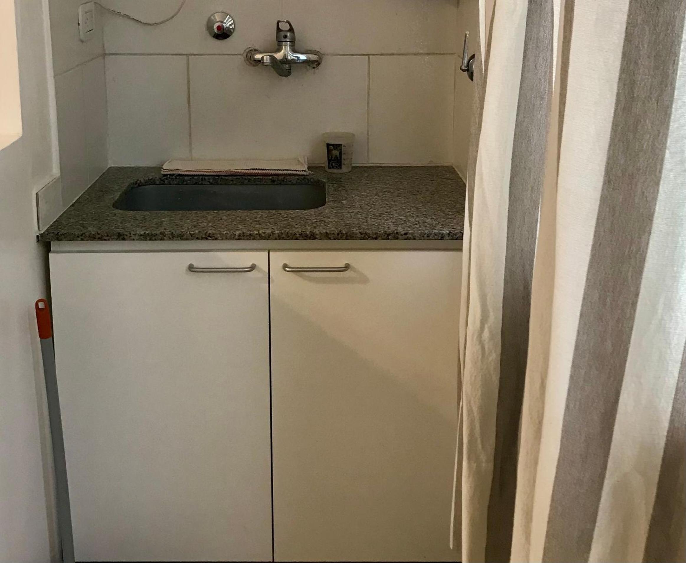 Avenida Departamento completo, cerca de todo