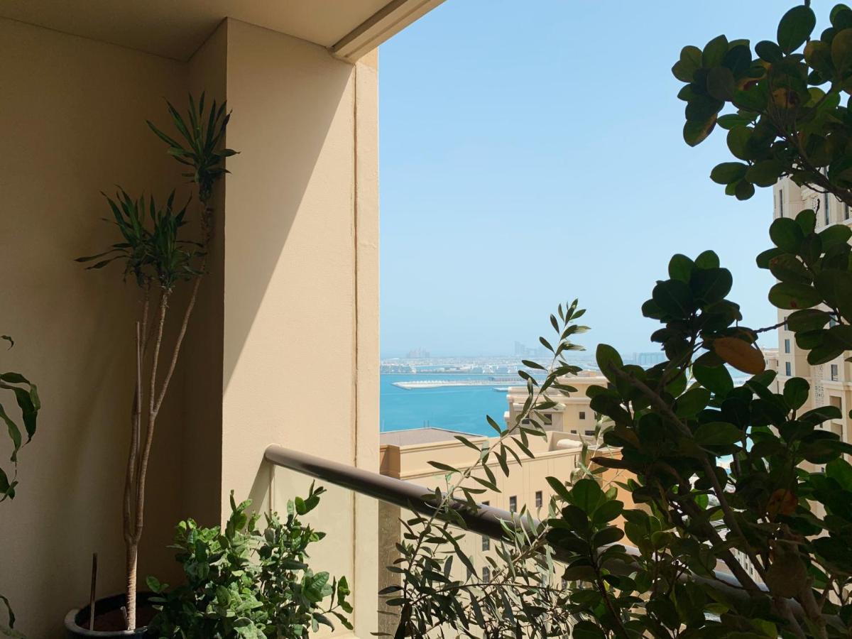 Breathtaking sea view, beachfront apartment, 2 bedrooms