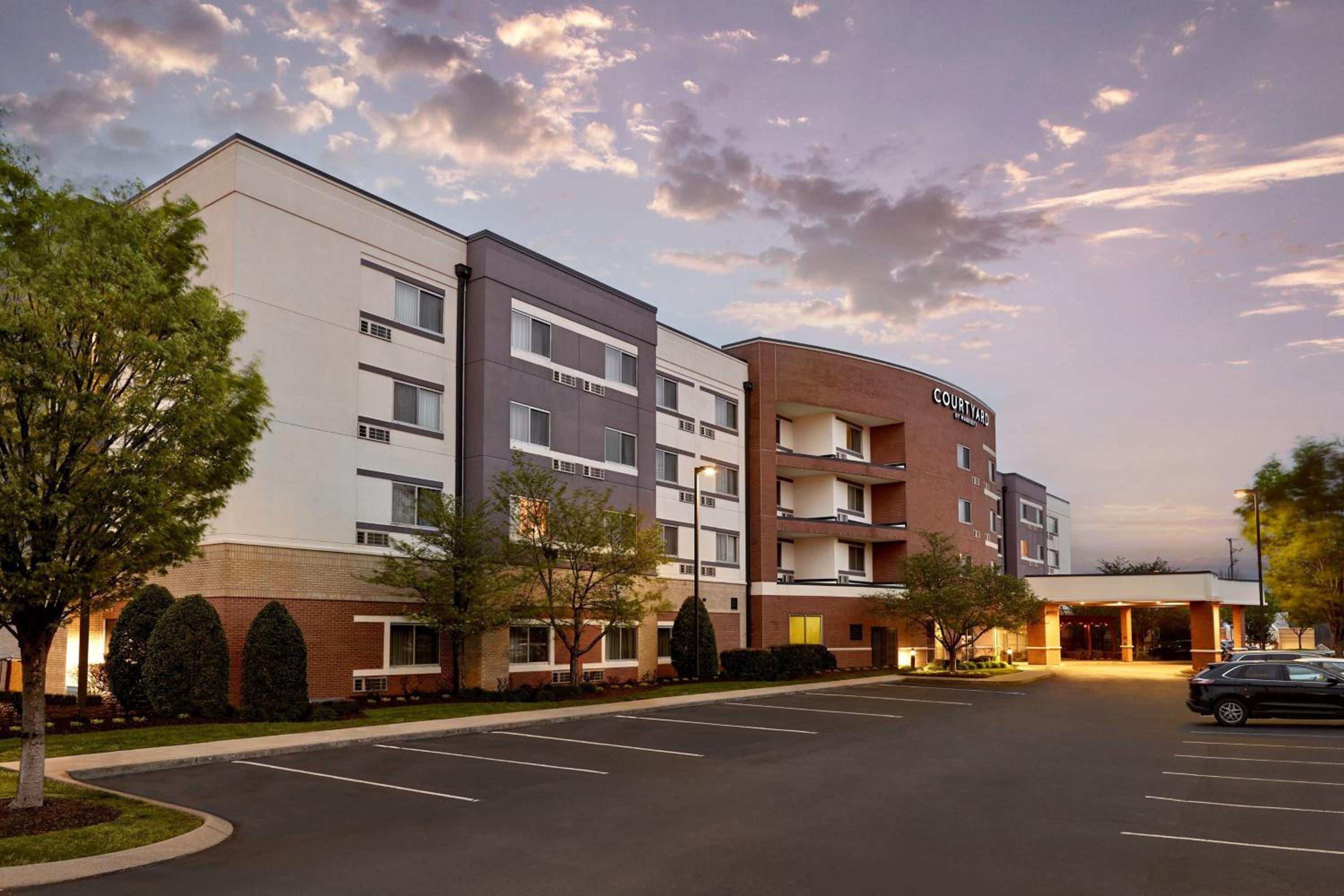 Hotel Courtyard by Marriott Nashville Goodlettsville - Image 1