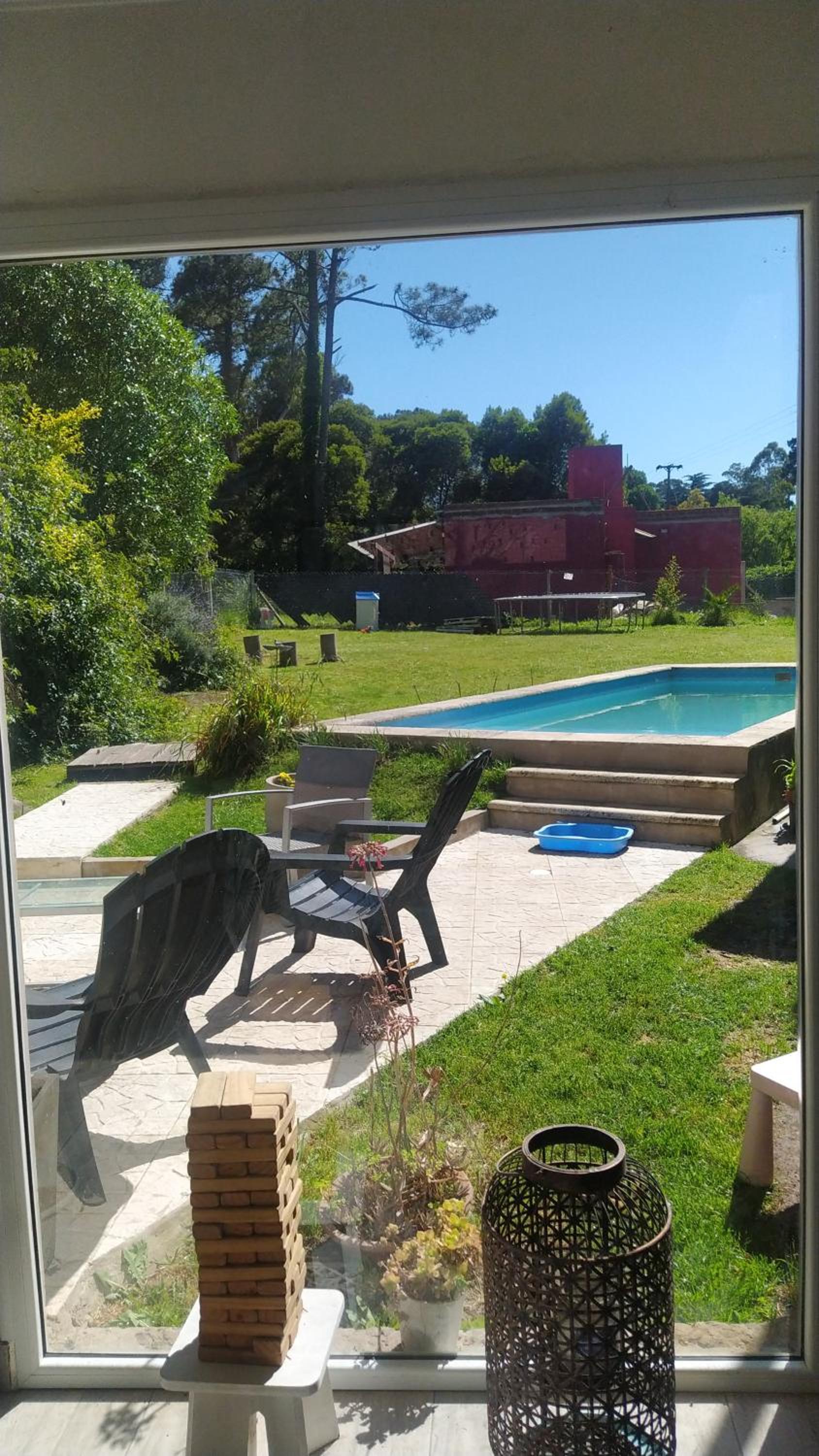 Ideal Casa de 2 Pisos Con Quincho Y Pileta