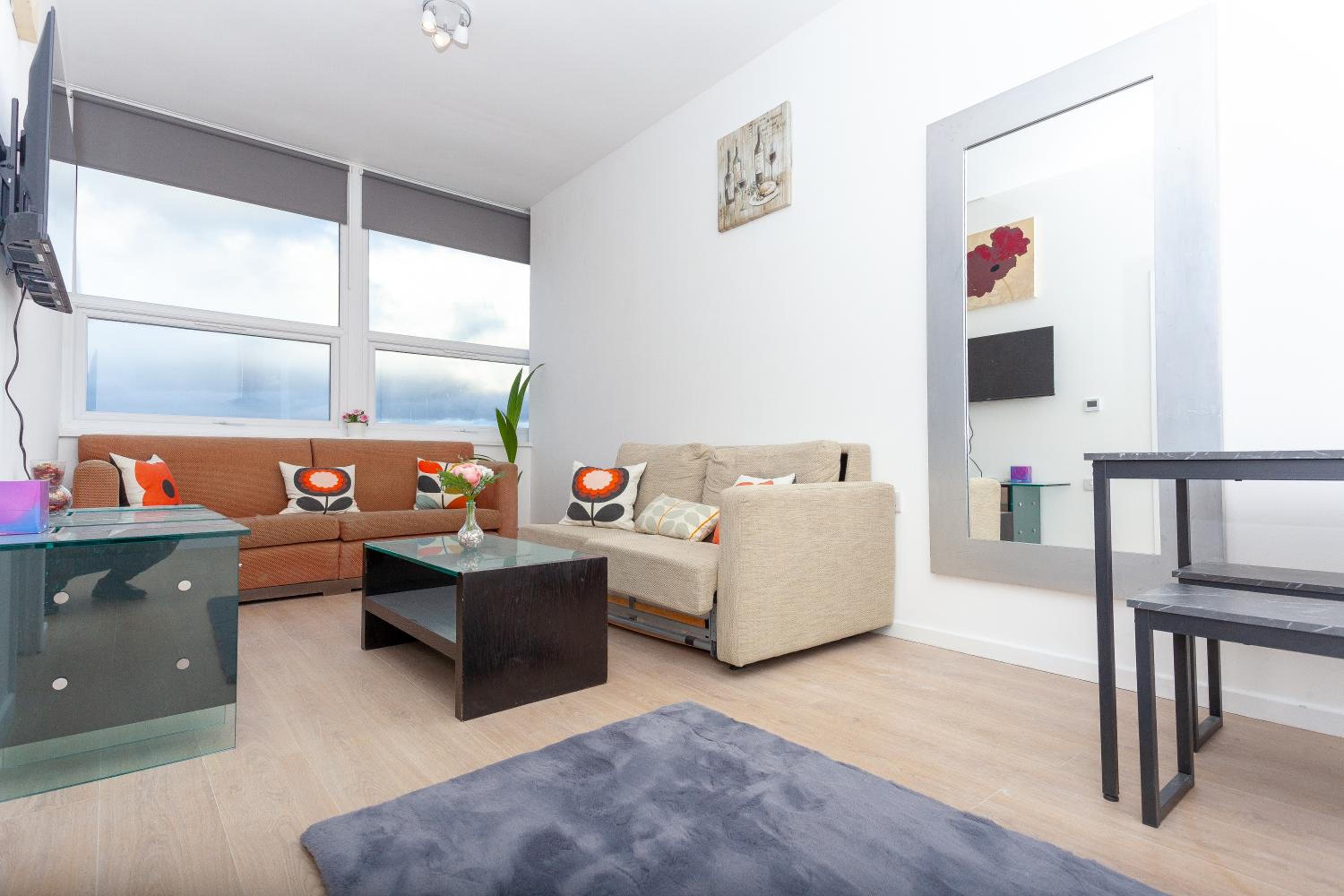 One bedroom serviced apartment Smethwick F312