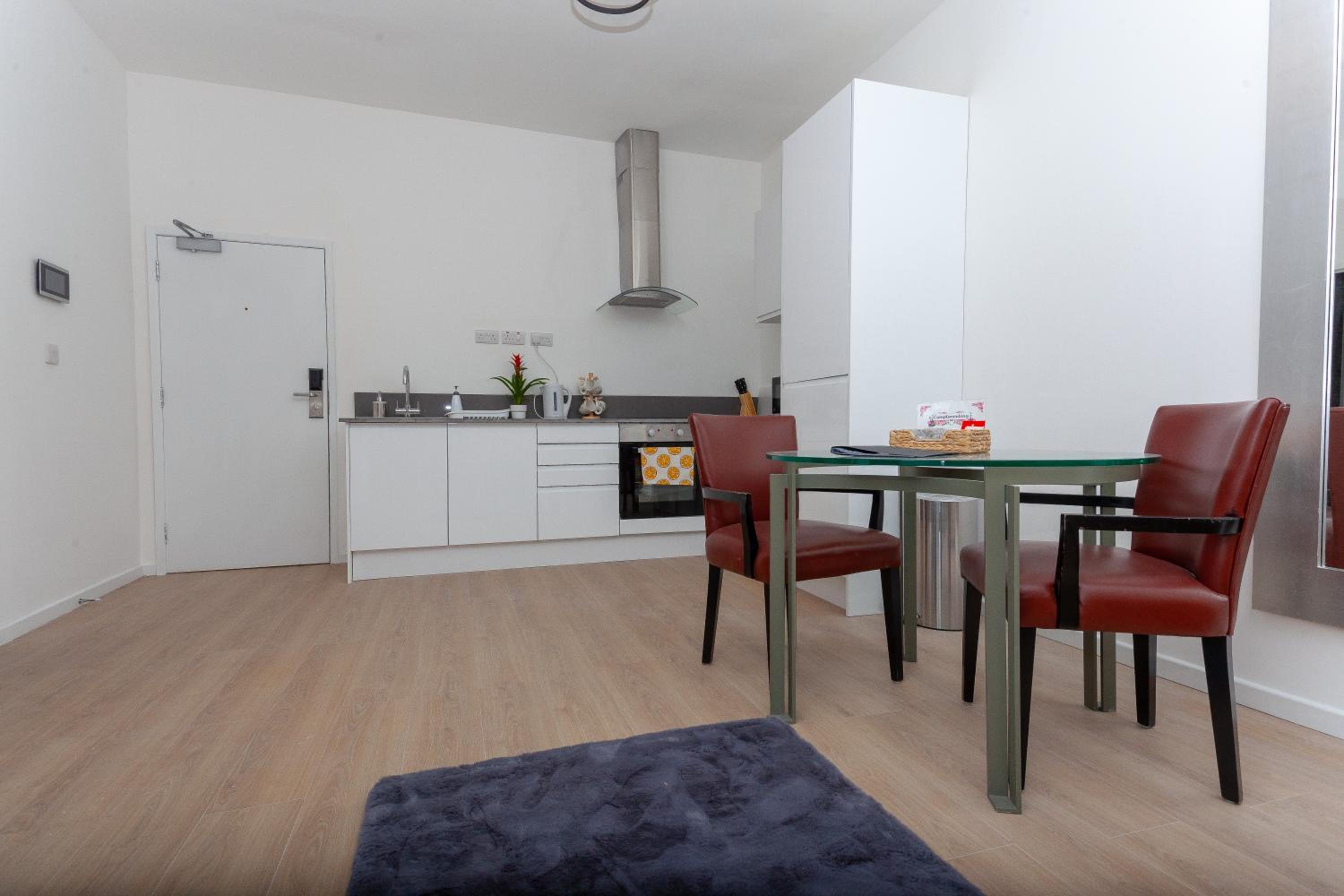 One bedroom serviced apartment Smethwick Flat 314 view 4