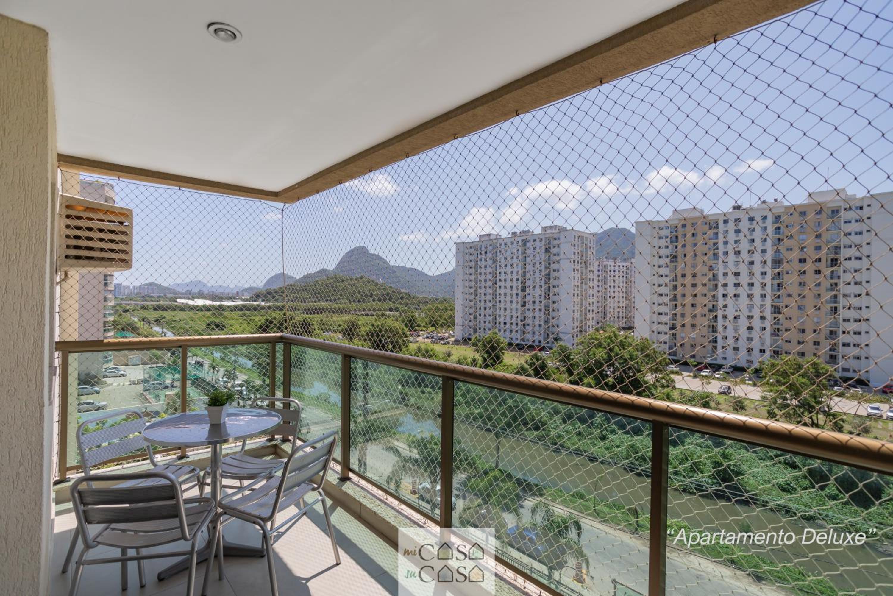 2 Apartamentos Individuais de 3 QUARTOS com ESTACIONAMENTO em Condomínio com PORTARIA 24h, Sauna e Parquinho Infantil - Apartamento com Ar Condicionado, Sm