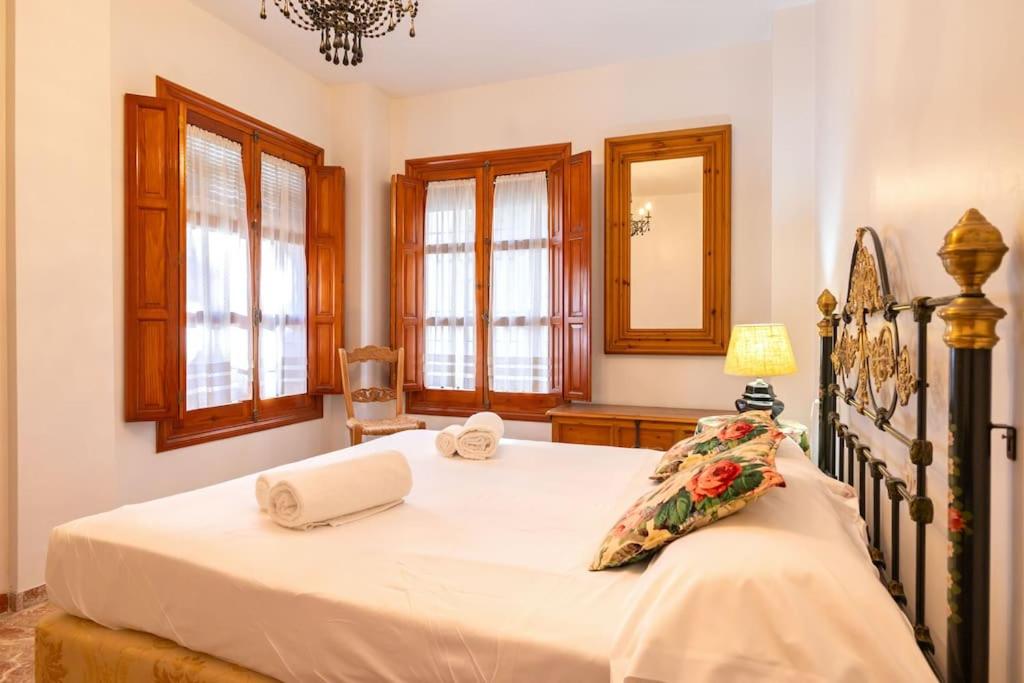 Santa Cruz Refinadores Suite by Valcambre