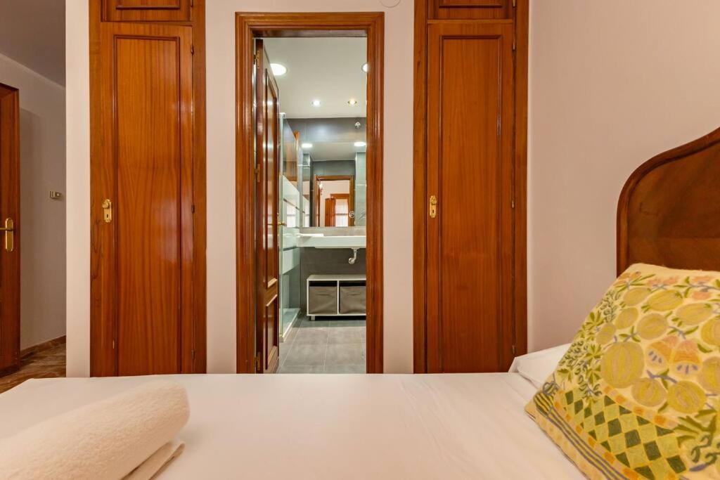 Santa Cruz Refinadores Suite by Valcambre