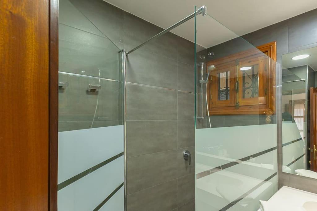 Santa Cruz Refinadores Suite by Valcambre
