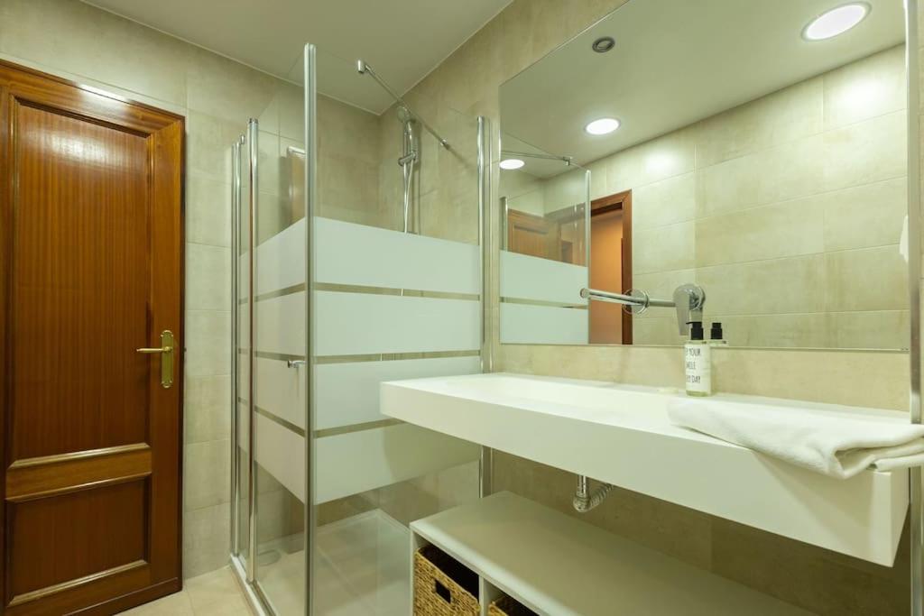 Santa Cruz Refinadores Suite by Valcambre
