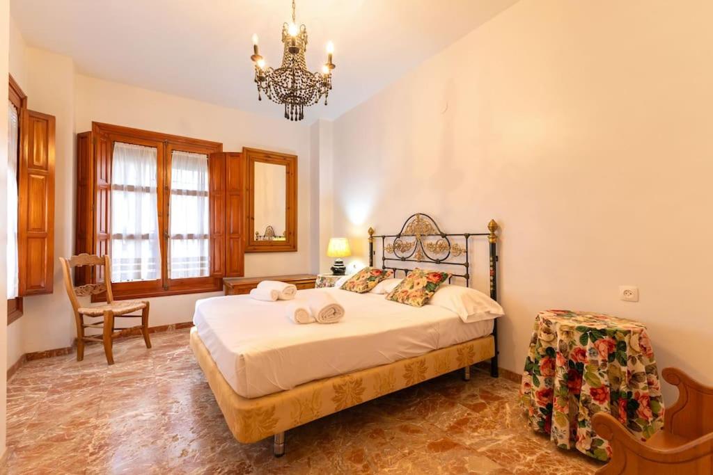 Santa Cruz Refinadores Suite by Valcambre