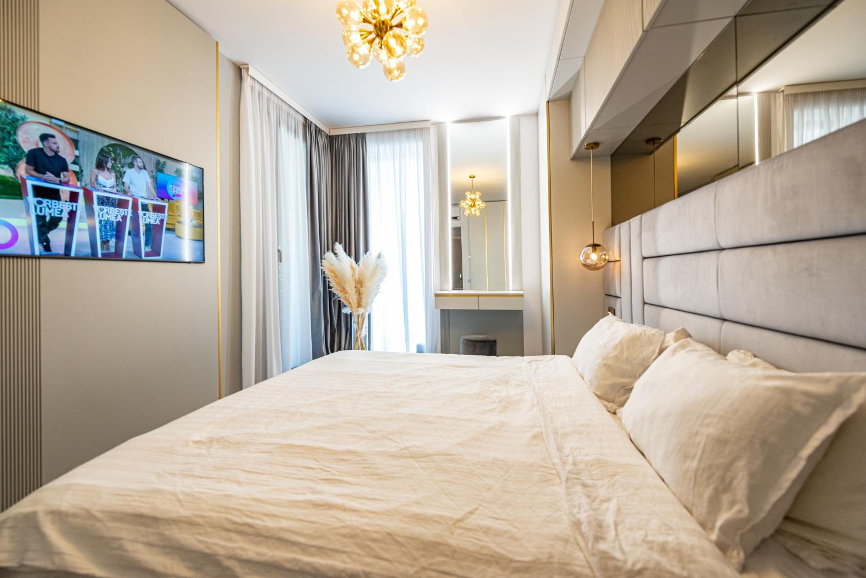UrbanStay suites - Herastrau luxury suite view 4