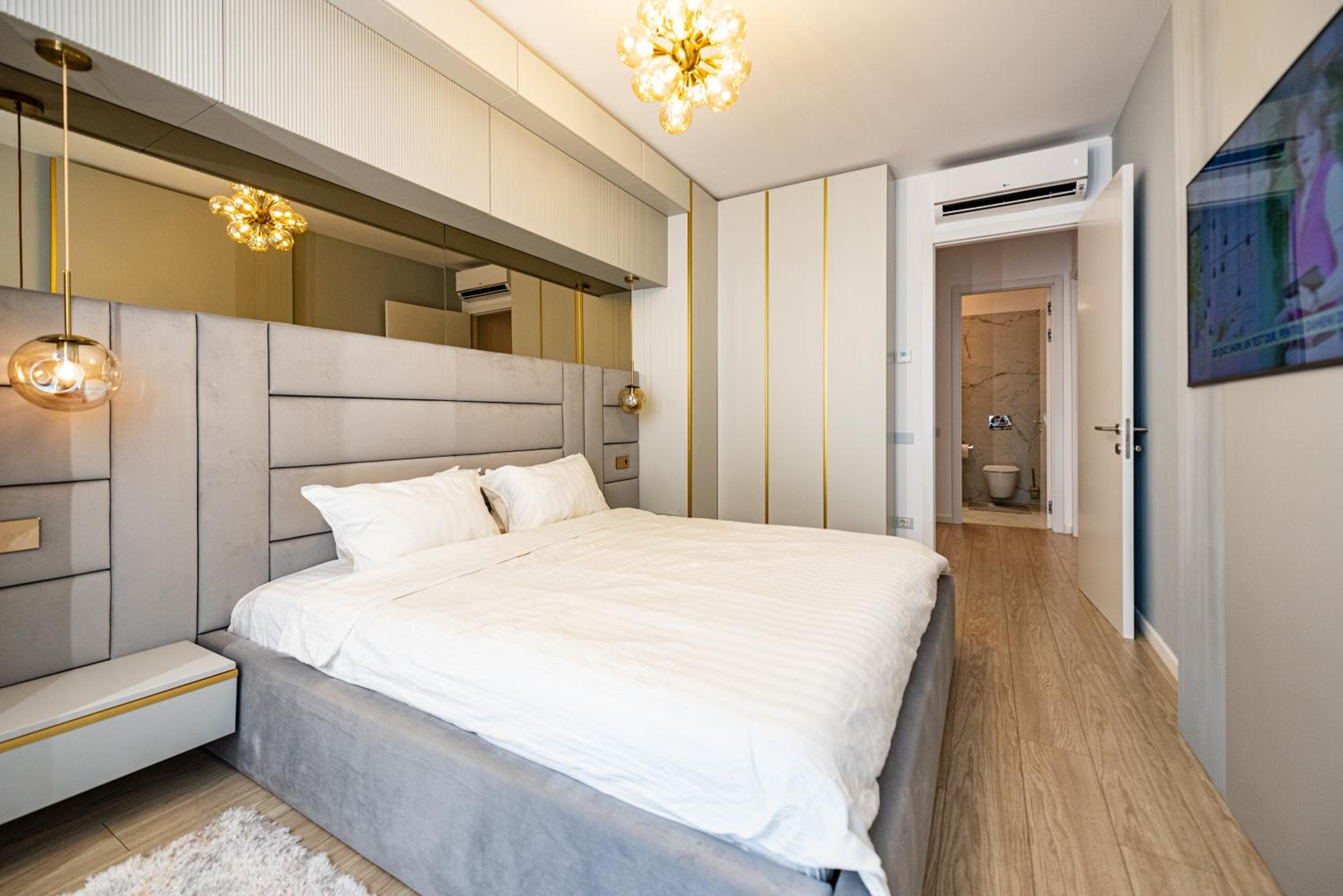 UrbanStay suites - Herastrau luxury suite view 5