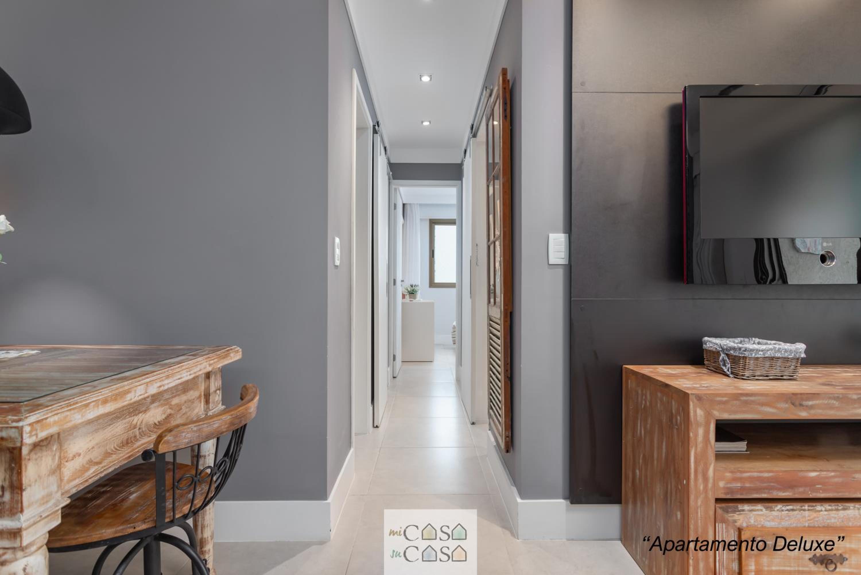 2 Apartamentos Individuais de 3 QUARTOS com ESTACIONAMENTO em Condomínio com PORTARIA 24h, Sauna e Parquinho Infantil - Apartamento com Ar Condicionado, Sm photo 3