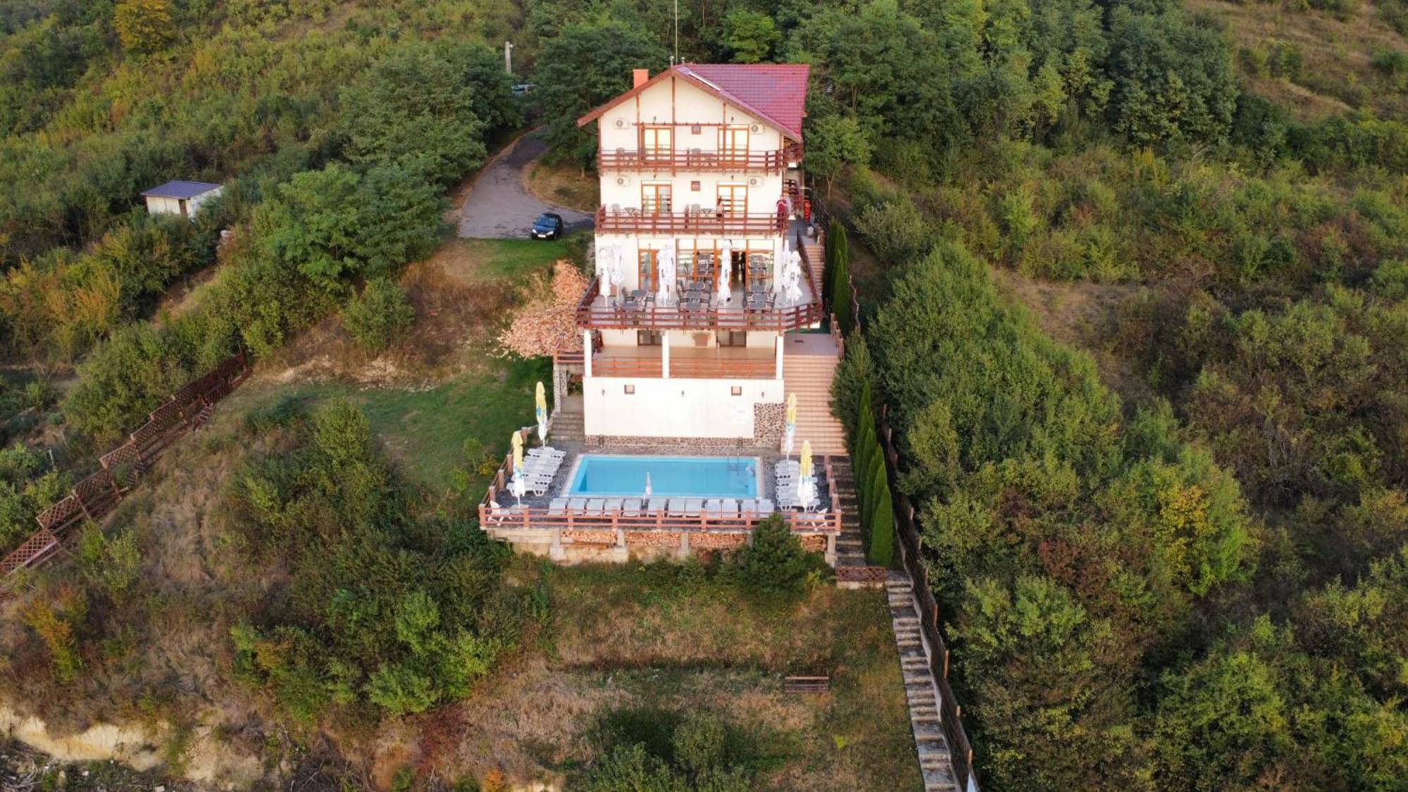 Pensiunea Belvedere Cincis view 4