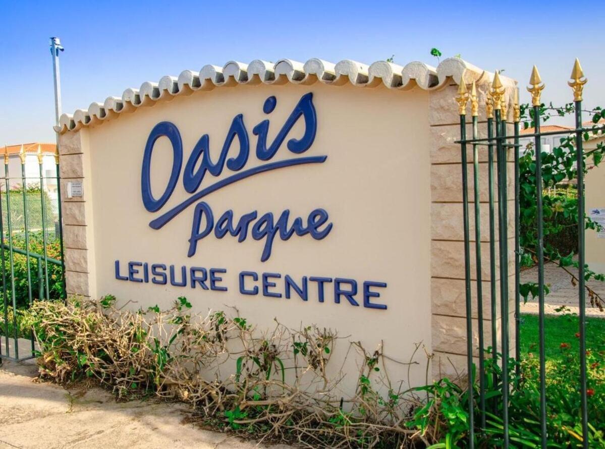 Oasis park 2 bedroom top floor Apartment AT72 view 4