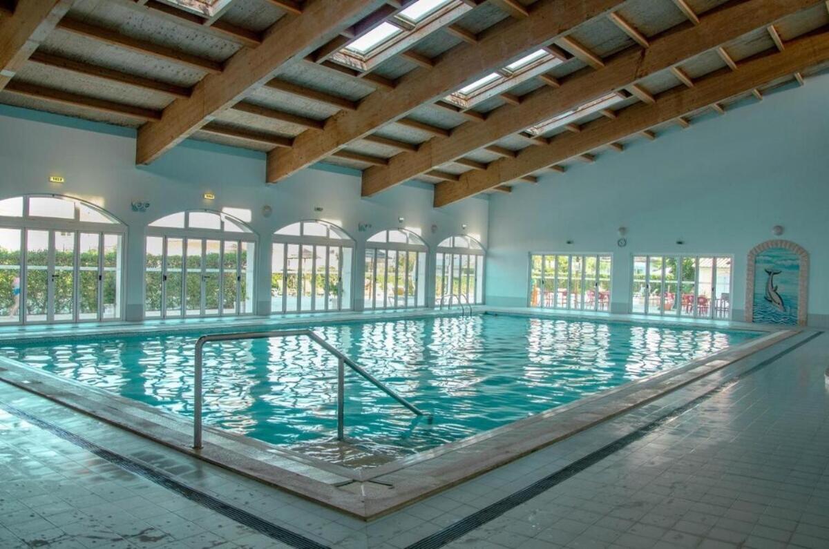 Oasis park 2 bedroom top floor Apartment AT72 view 5