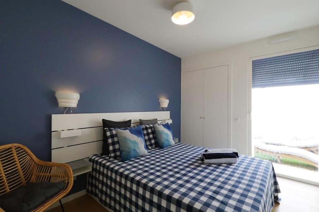 Stylish 2BR Apt w- Pool & Gym, Steps To Ria Formosa view 4