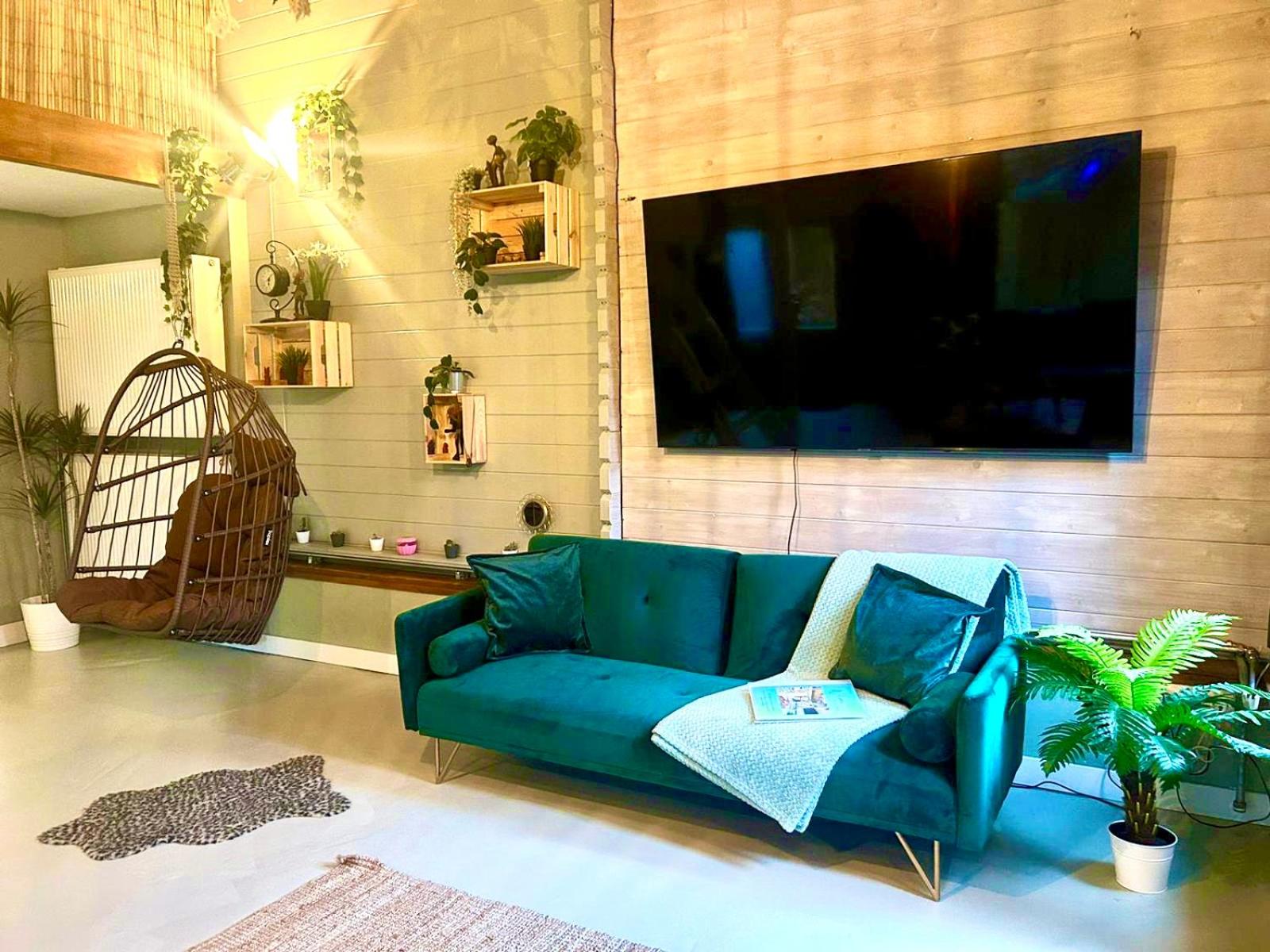 Jungle style lodge with jacuzzi ,sauna and garden near Amsterdam - Property Image 9
