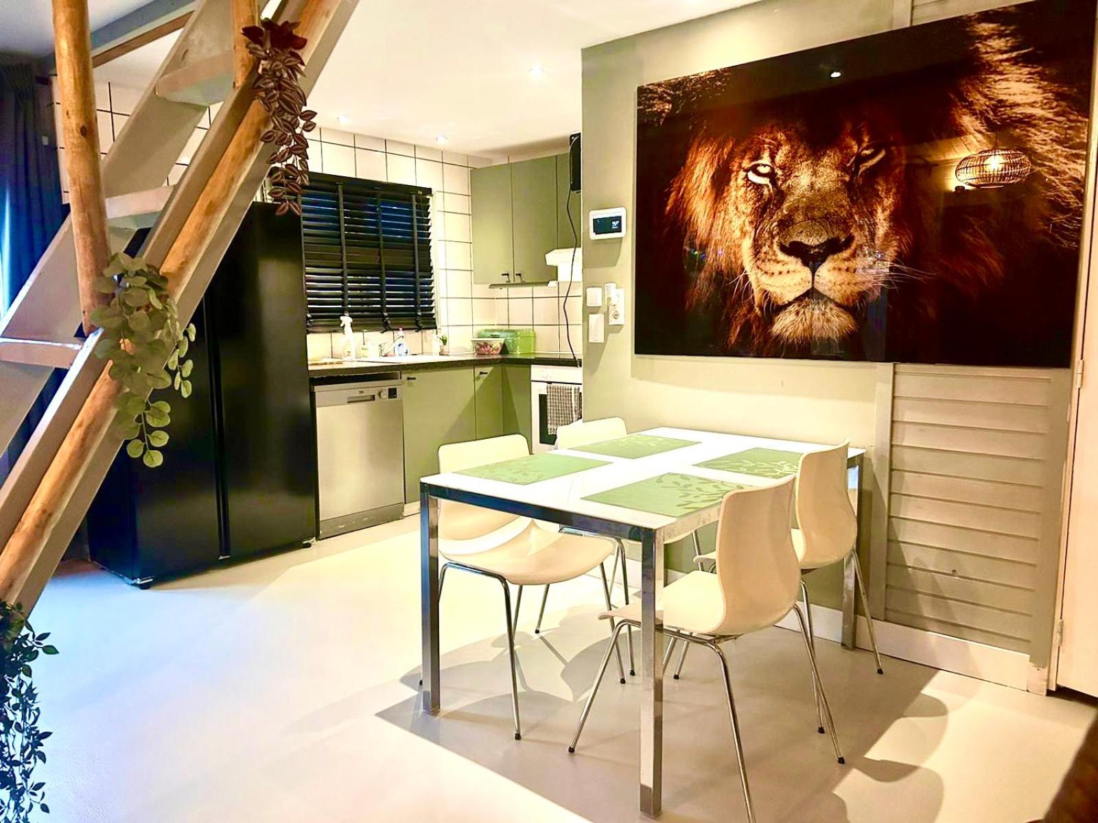 Jungle style lodge with jacuzzi ,sauna and garden near Amsterdam - Property Image 4