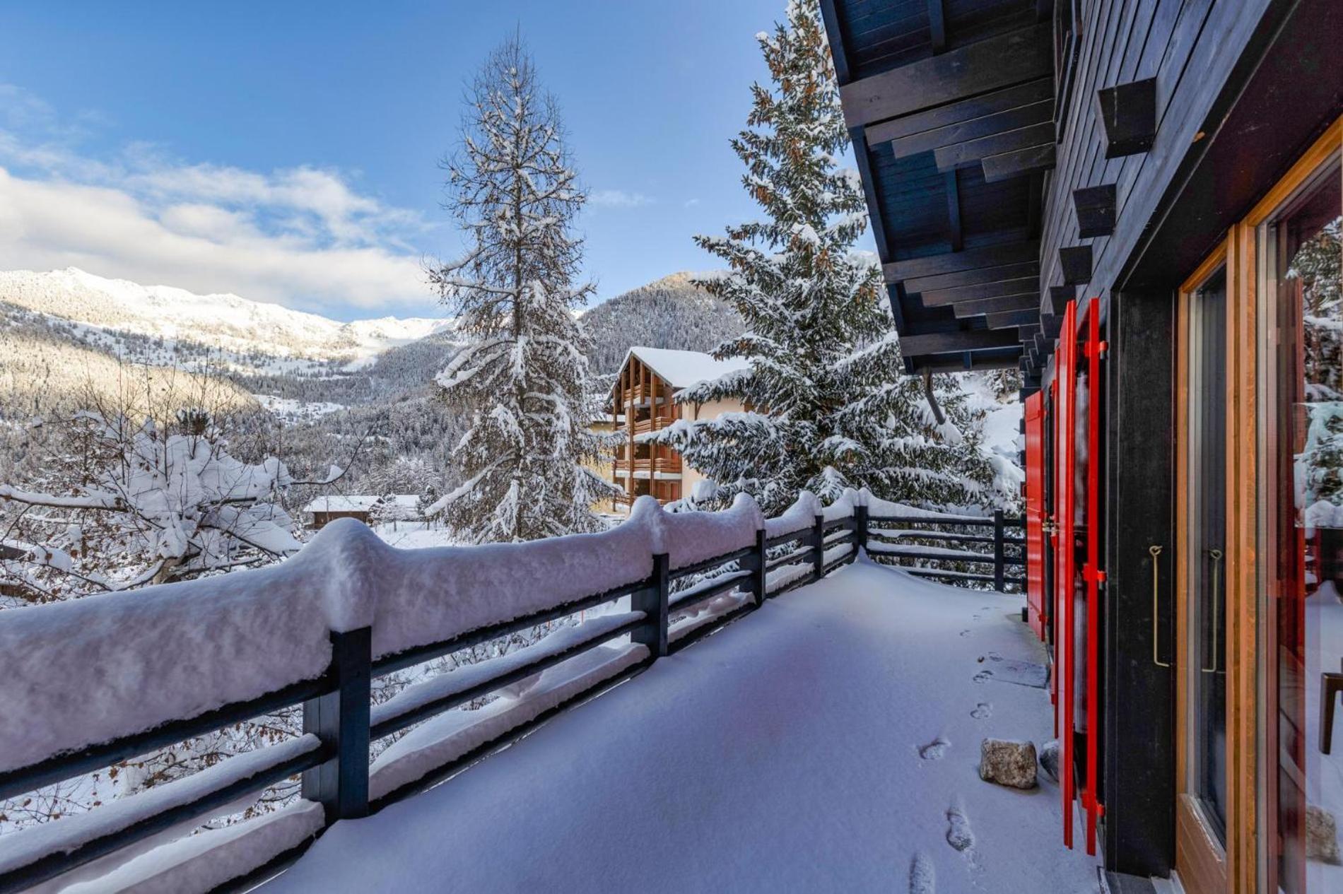 Chalet Les Jeunes - Swiss Ski Chalet with amazing views 8pax