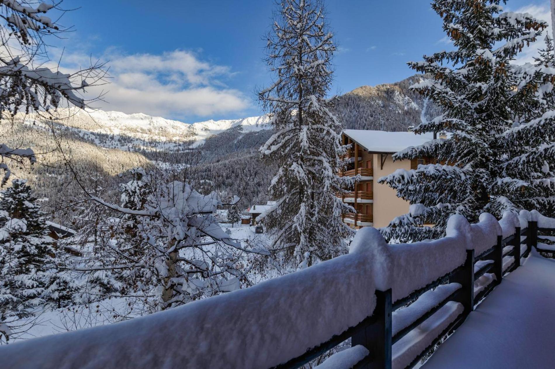 Chalet Les Jeunes - Swiss Ski Chalet with amazing views 8pax