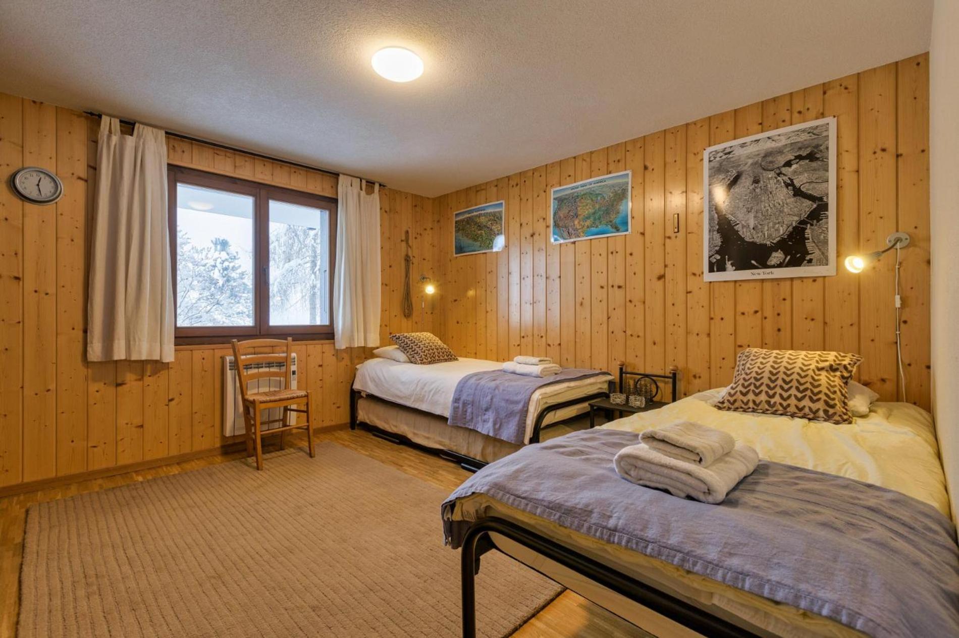 Chalet Les Jeunes - Swiss Ski Chalet with amazing views 8pax