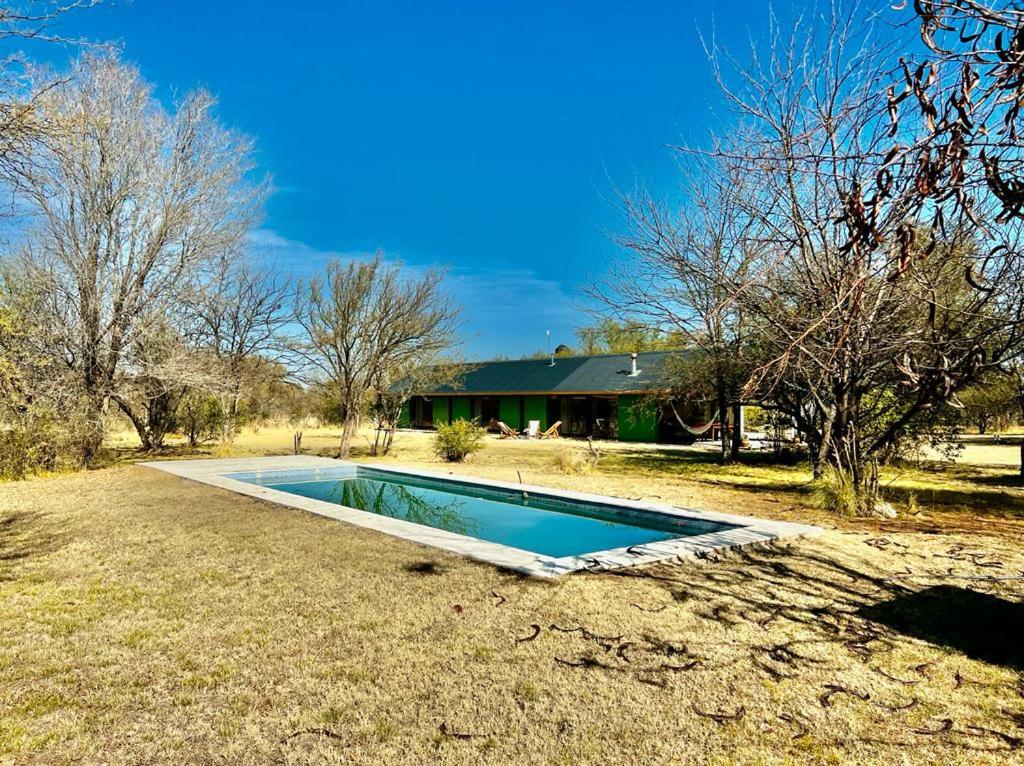 CASALINDA EN LA MONTAÑA CON PISCINA y WIFI