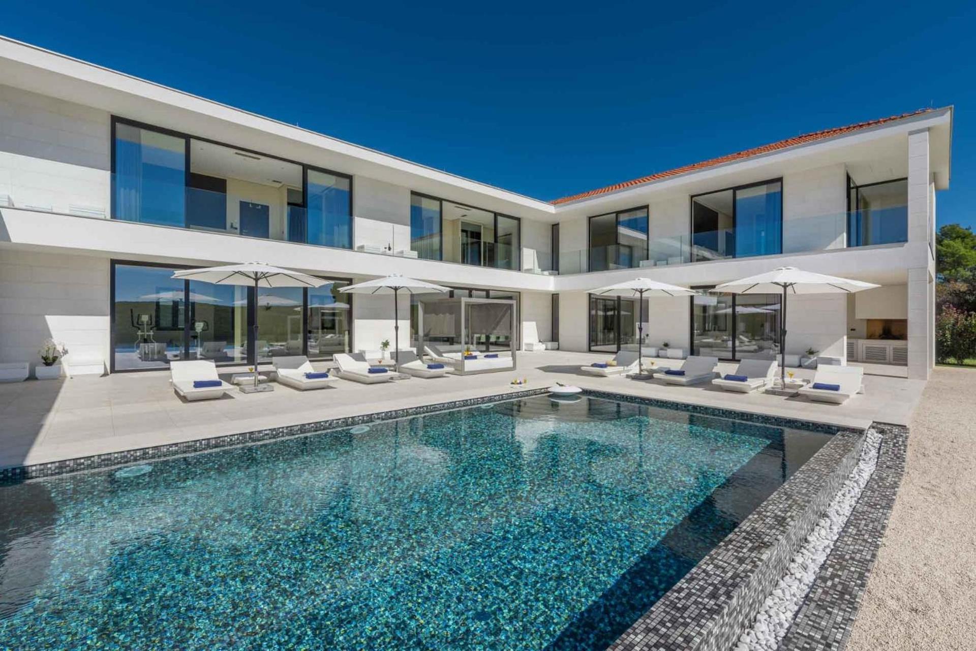 Vrsar Vacations - Villa Vrsar Magnifique A Beautiful Contemporary 5 Bedroom Villa Sauna and Gym - Property Image 1