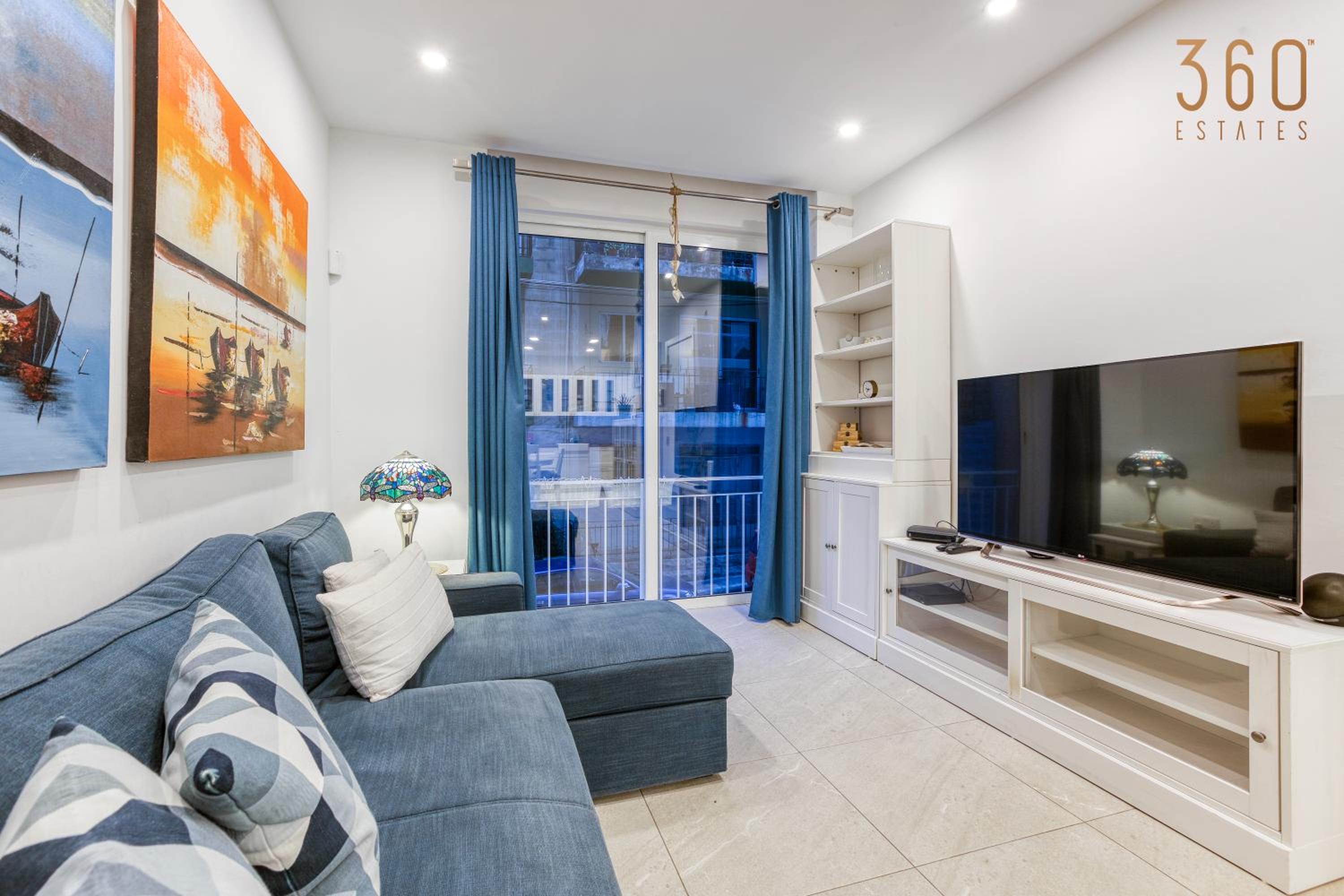A lovely 2BR maisonette with Private Terrace & BBQ by 360 Estates photo 2