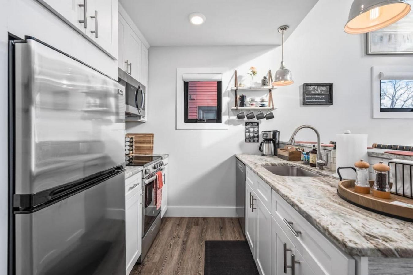 Stella Boona 1BD Loft Condo Downtown Wineries Beaches